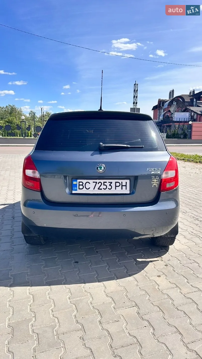 2010 Skoda Fabia - мініатюра 22