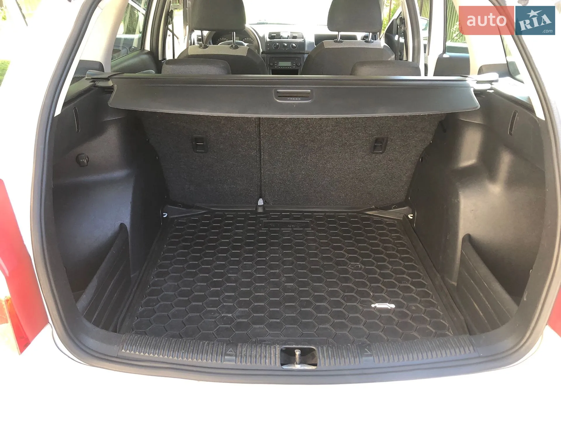 2013 Skoda Fabia - мініатюра 10