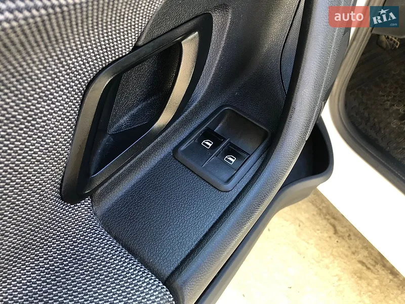 Skoda Fabia 2013 VIN TMB1SB5J3E3072585 фото оголошення 16 з 61