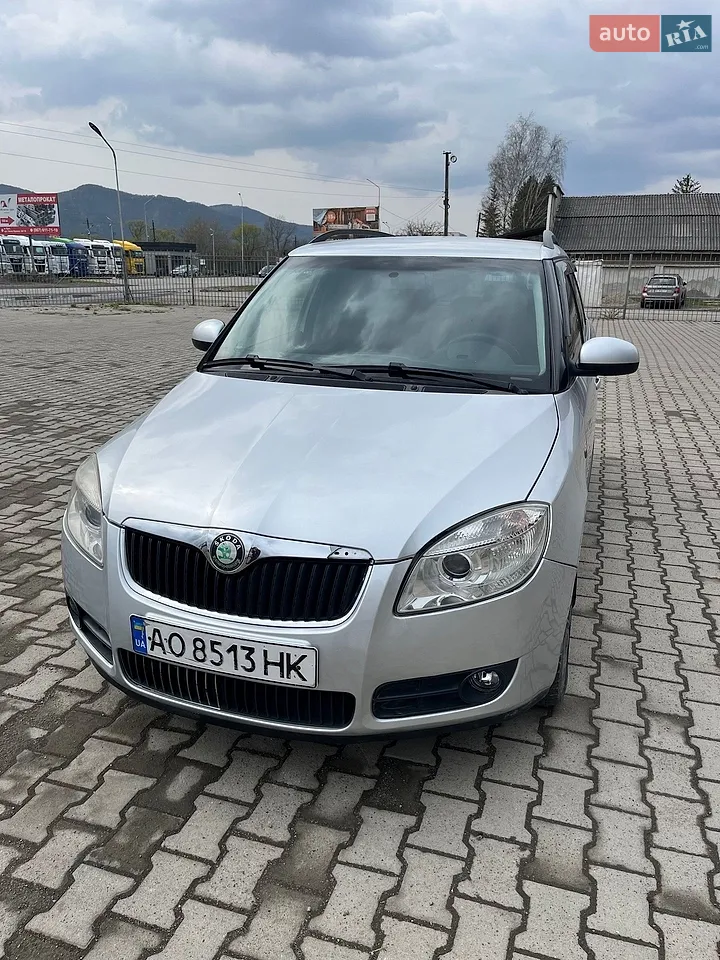 2010 Skoda Fabia - мініатюра 16