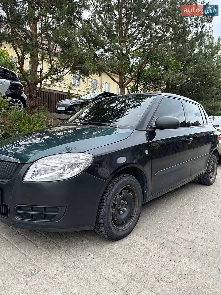 2010 Skoda Fabia - мініатюра 12