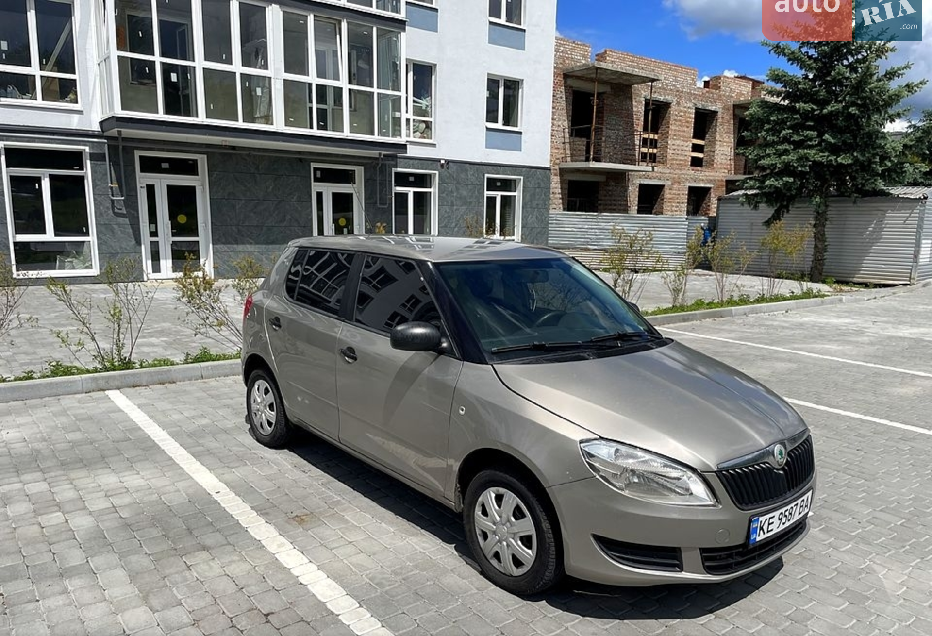 2010 Skoda Fabia - мініатюра 10