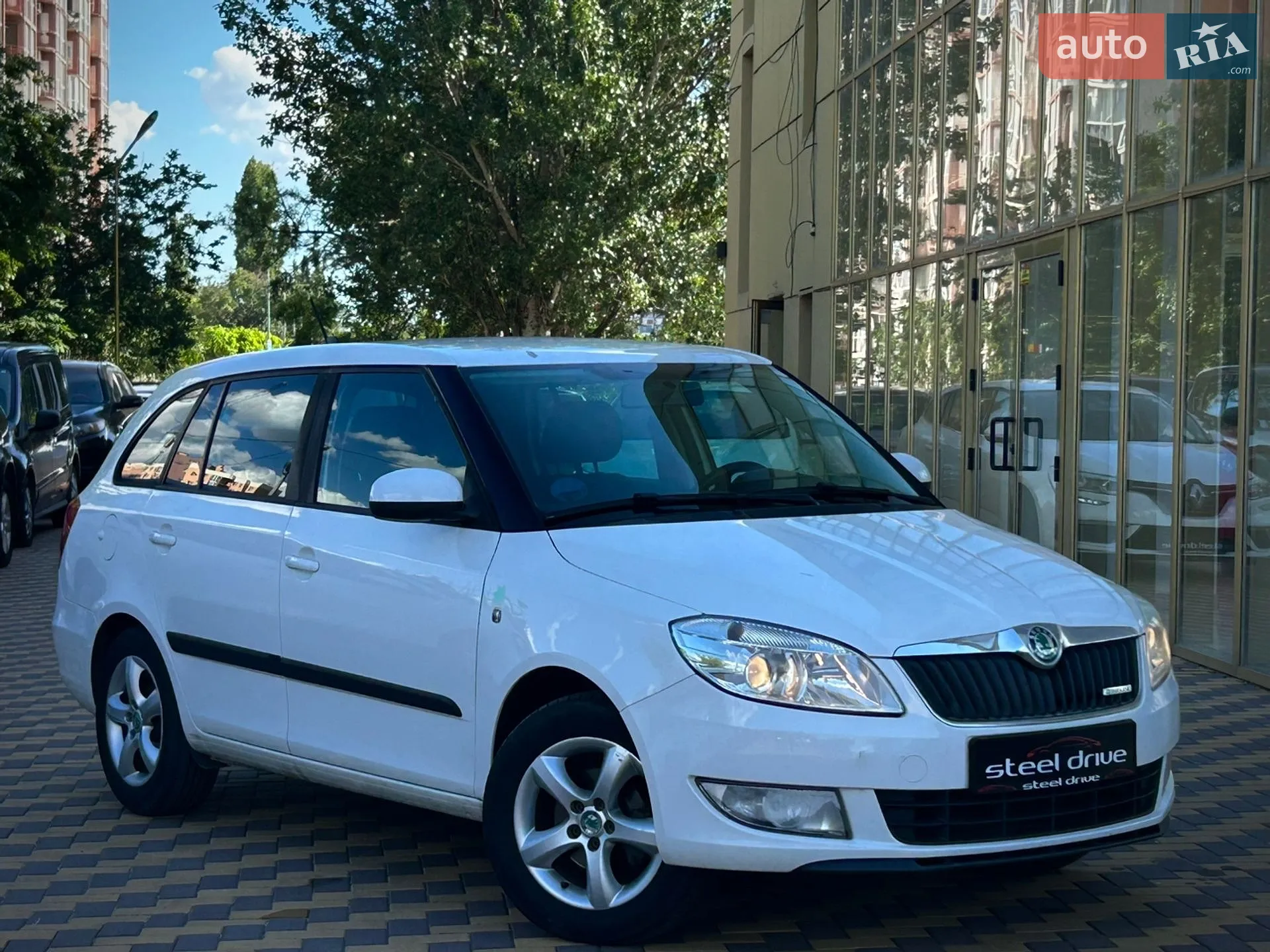 2012 Skoda Fabia - мініатюра 3