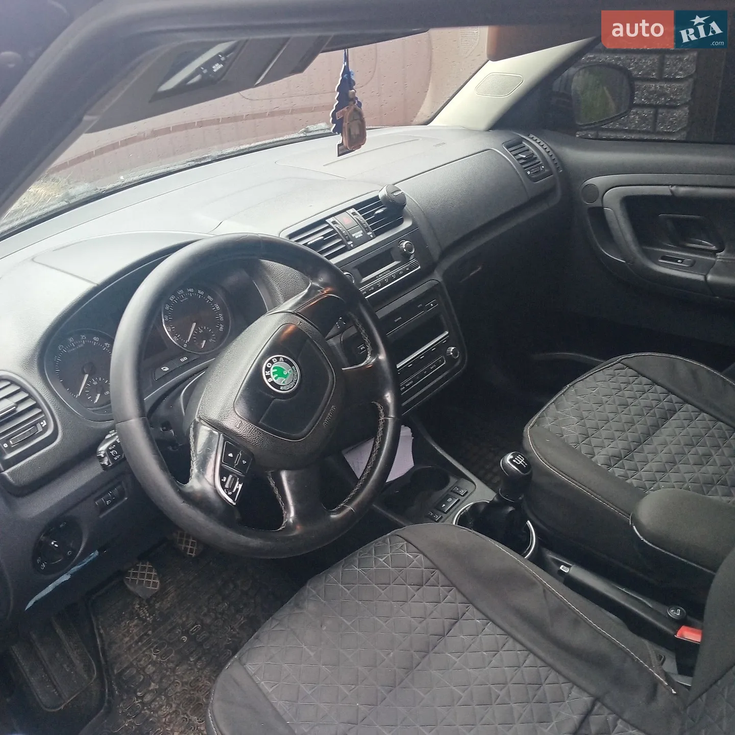 2011 Skoda Fabia - мініатюра 3