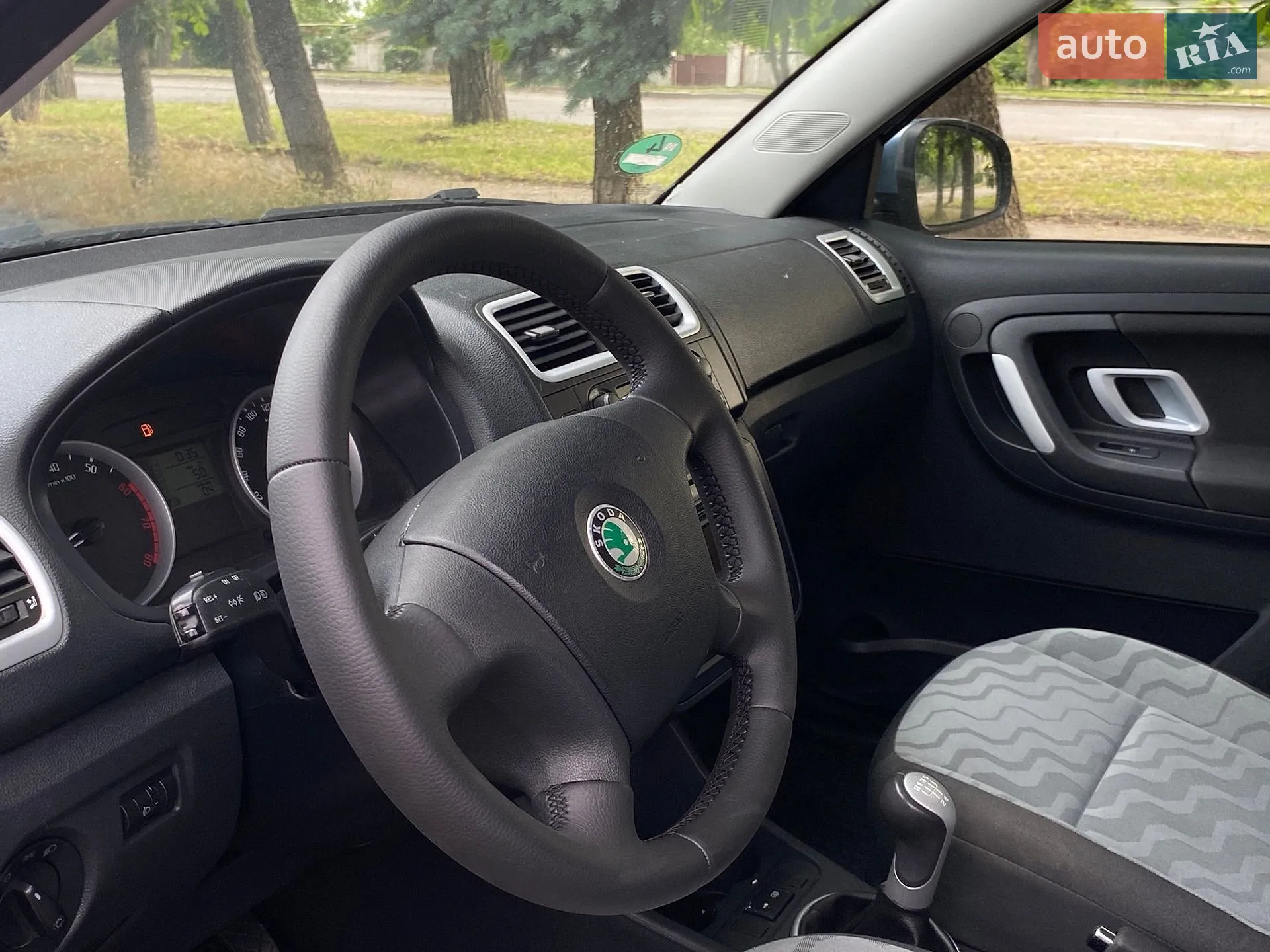 2010 Skoda Fabia - мініатюра 8