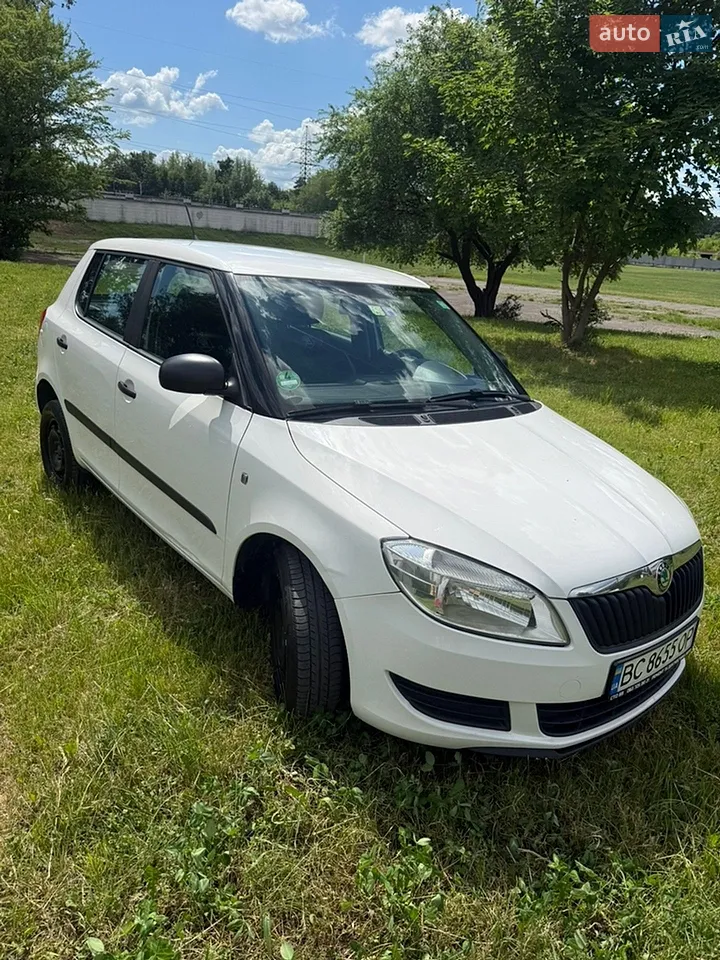 2011 Skoda Fabia - мініатюра 8