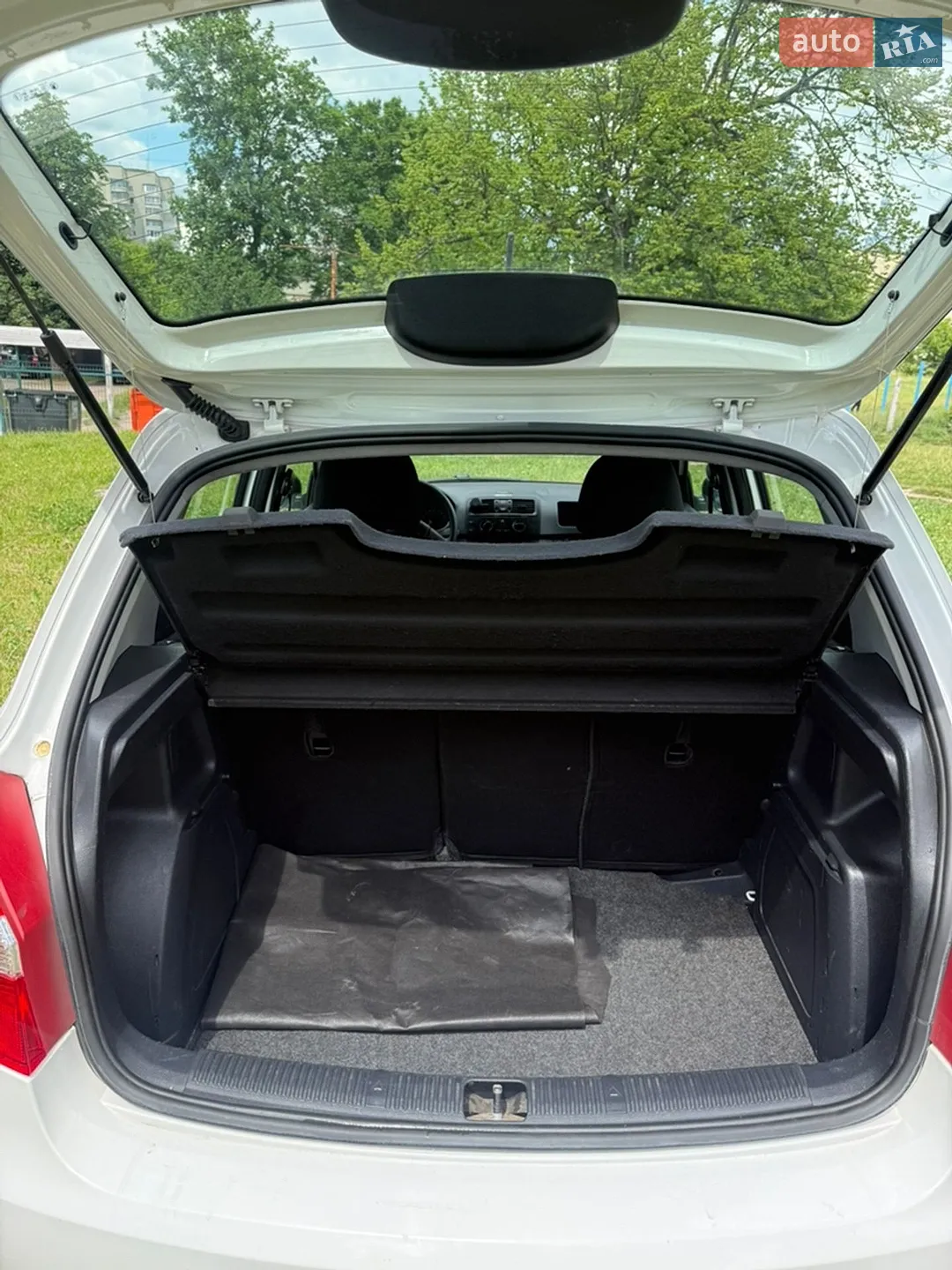 2012 Skoda Fabia - мініатюра 8