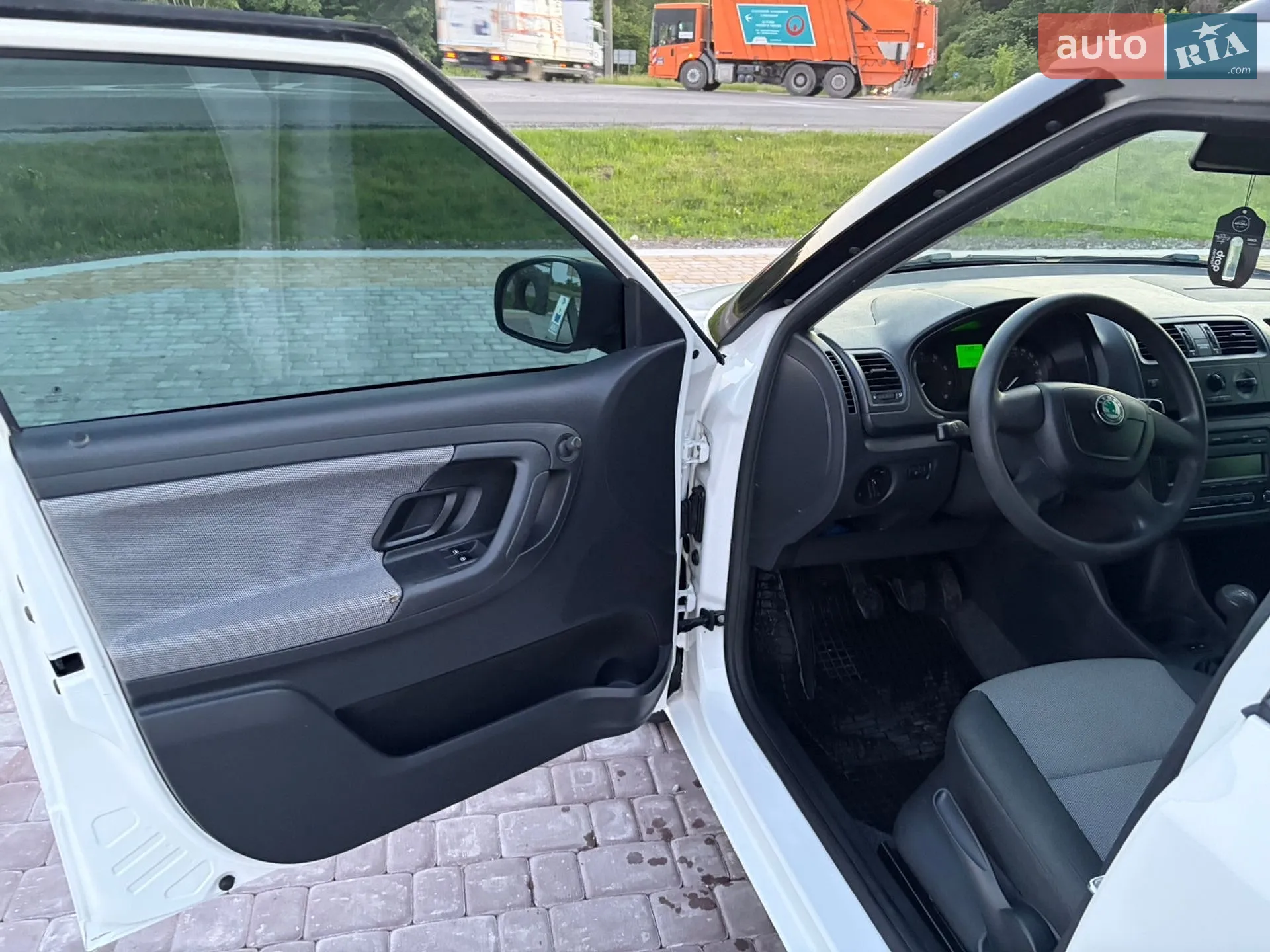 2012 Skoda Fabia - мініатюра 16
