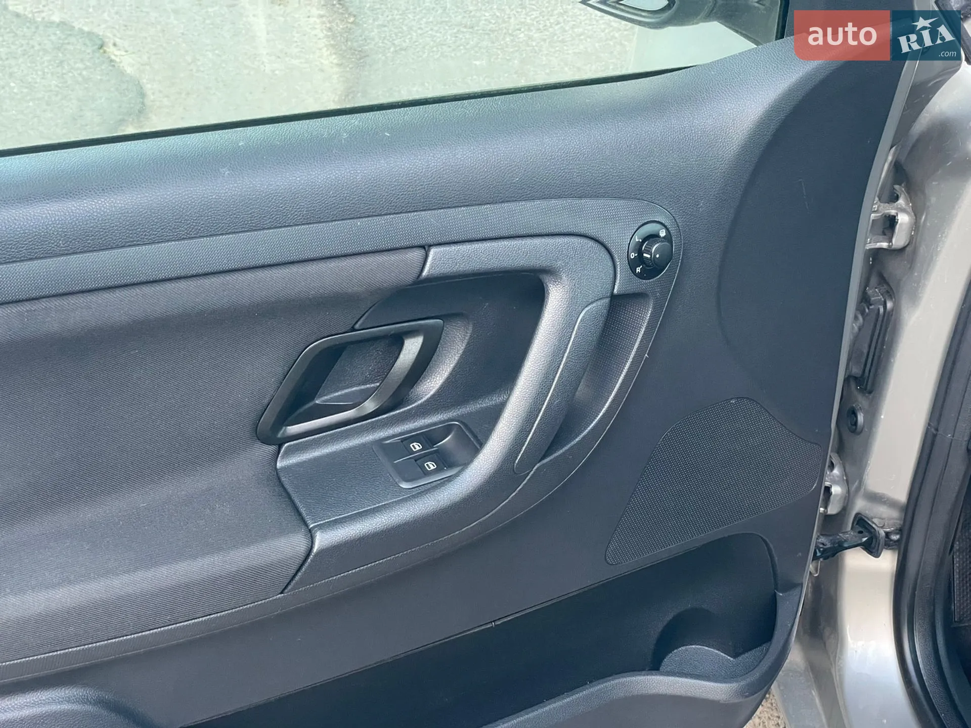 2010 Skoda Fabia - мініатюра 9