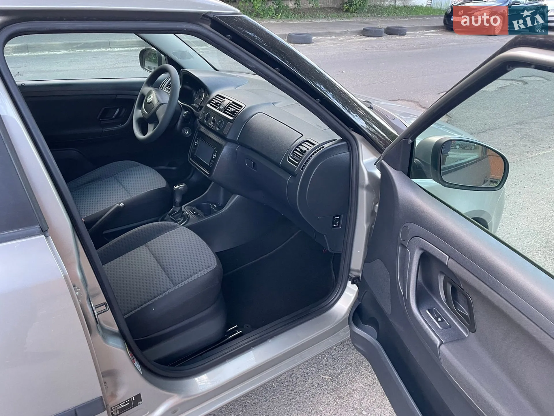 2010 Skoda Fabia - мініатюра 15