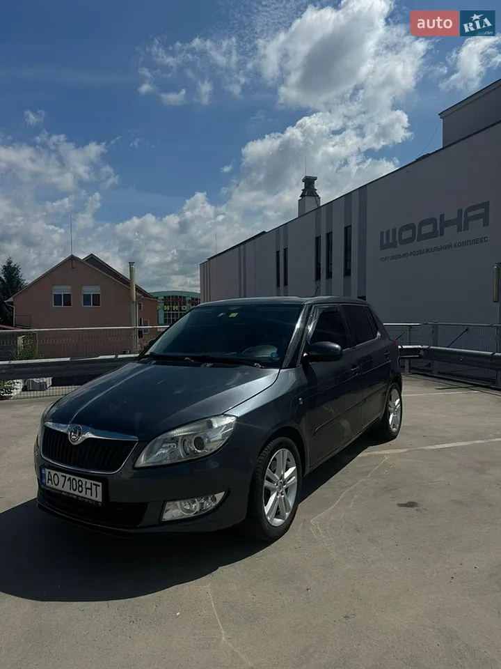 2011 Skoda Fabia - мініатюра 13