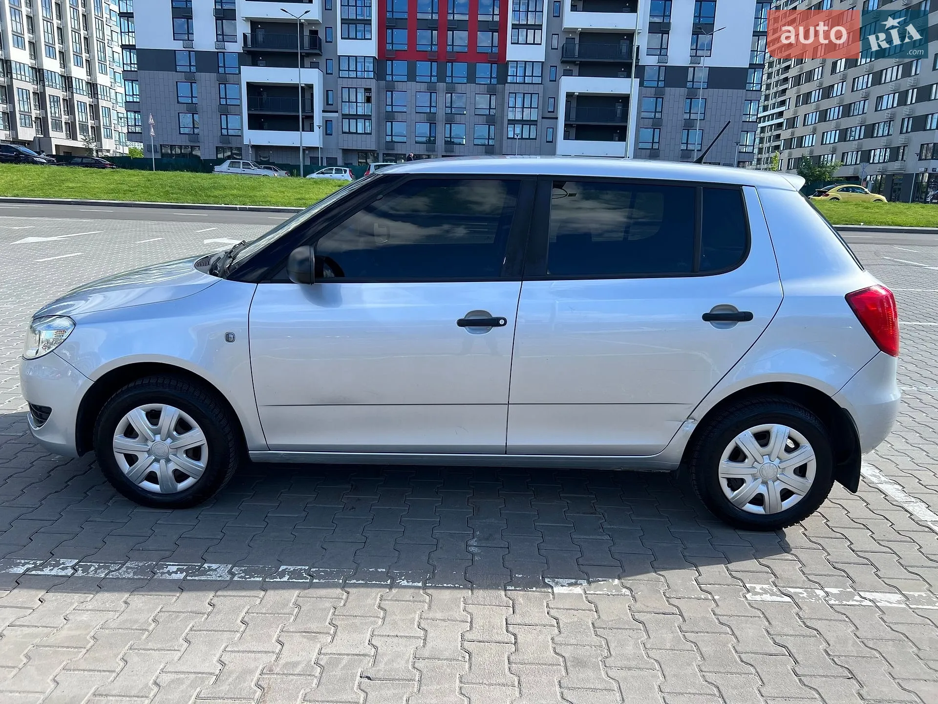 2012 Skoda Fabia - мініатюра 8
