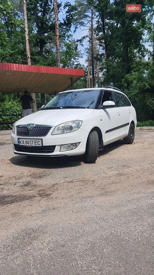 2010 Skoda Fabia - мініатюра 8