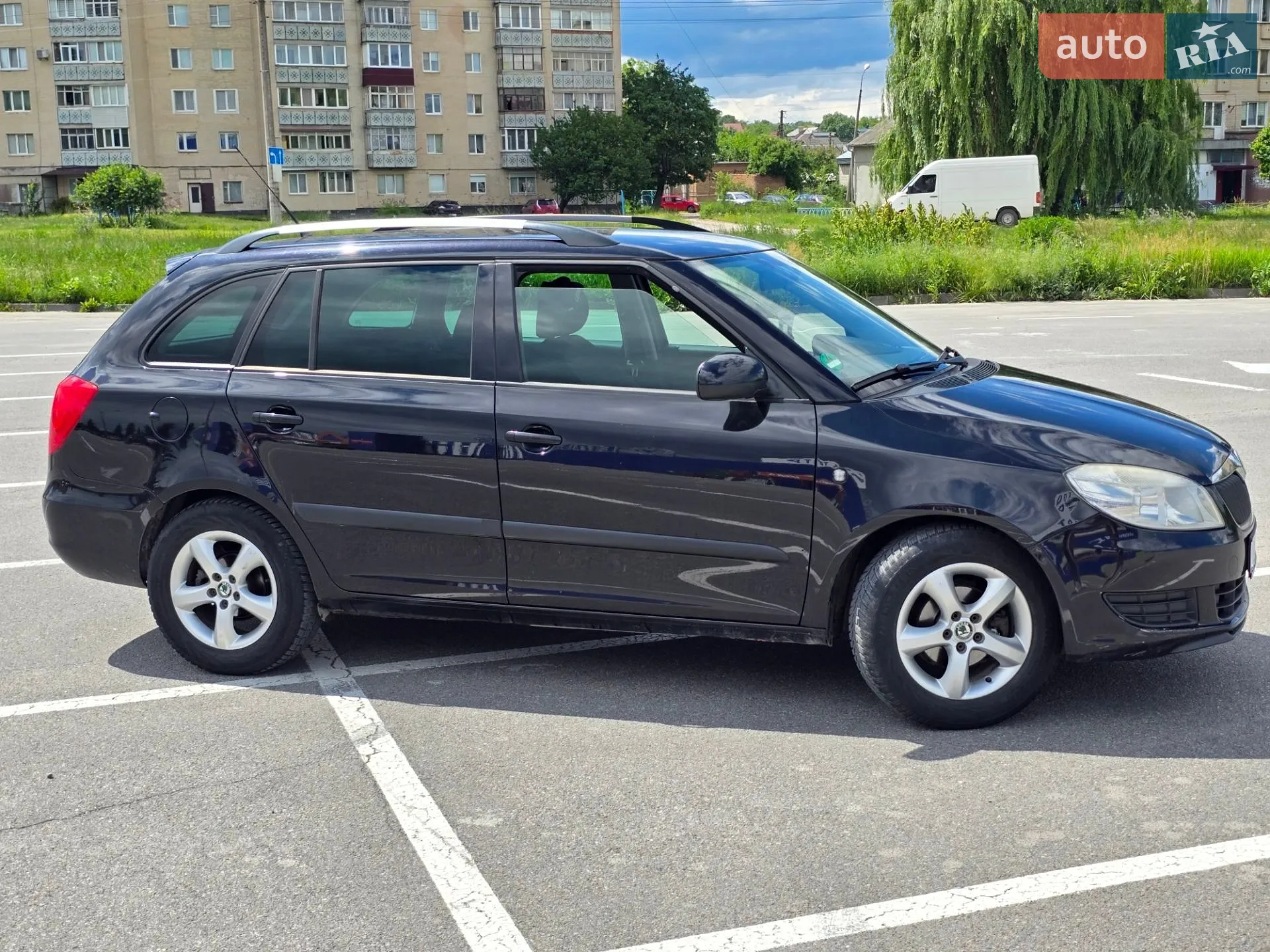2010 Skoda Fabia - мініатюра 2