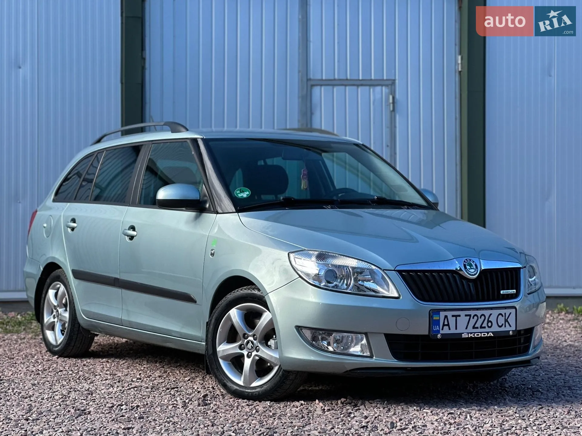 2011 Skoda Fabia - мініатюра 2