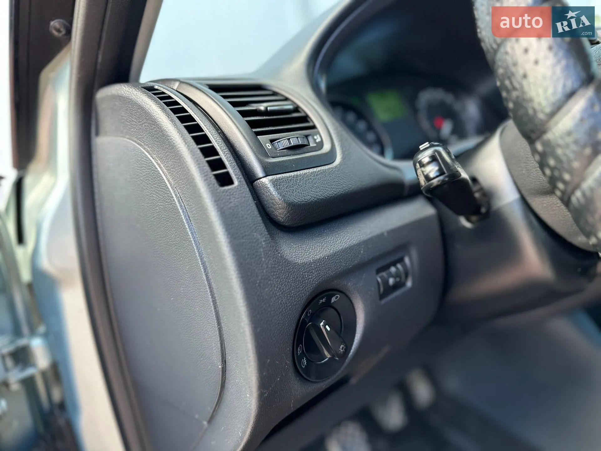 2011 Skoda Fabia - мініатюра 38