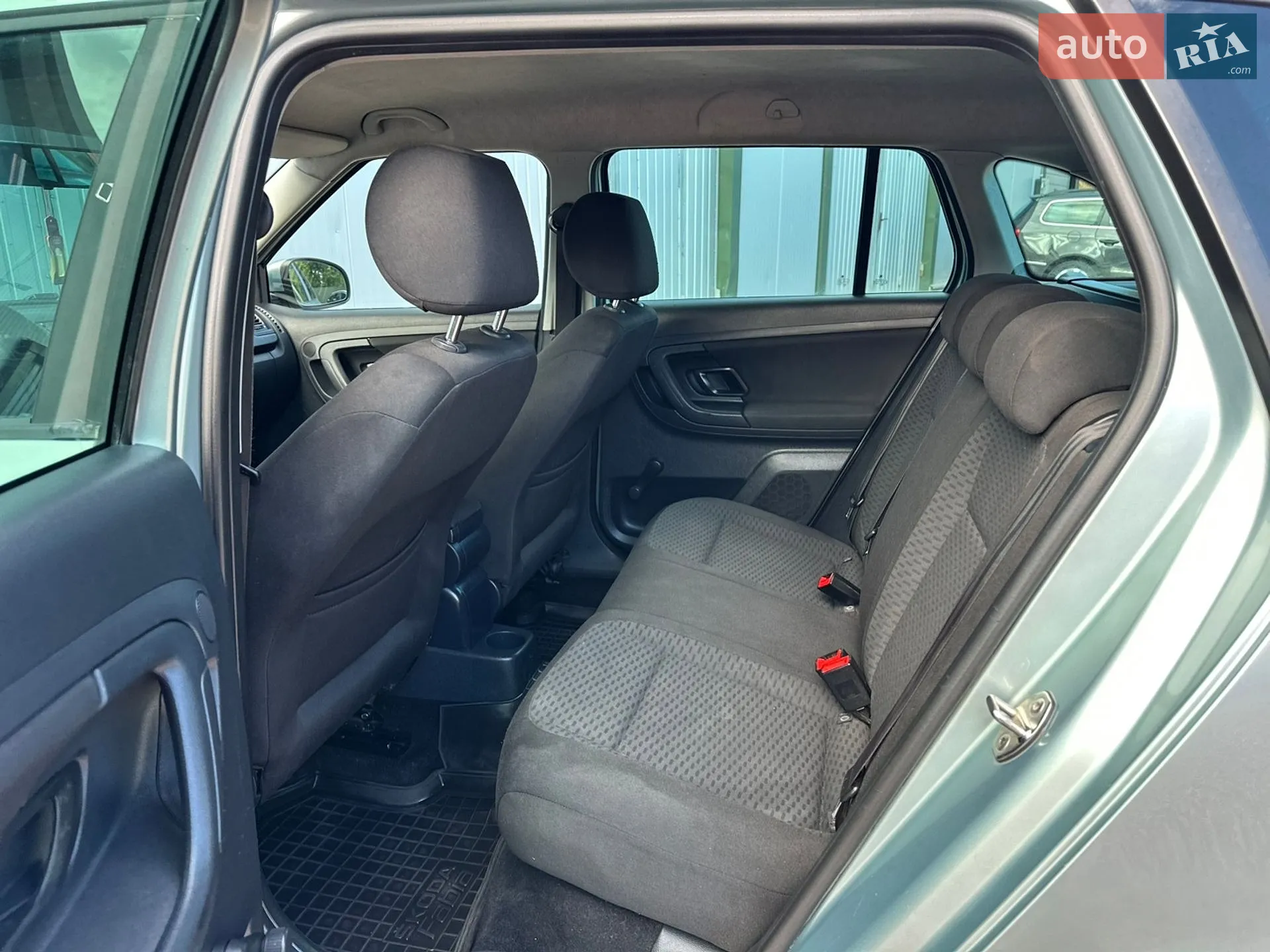 2011 Skoda Fabia - мініатюра 59