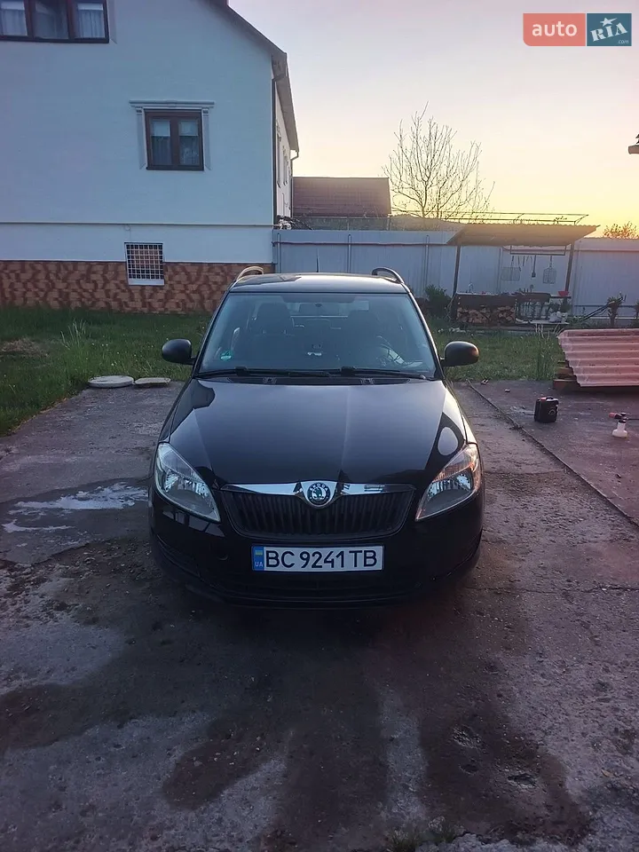 2011 Skoda Fabia - мініатюра 10