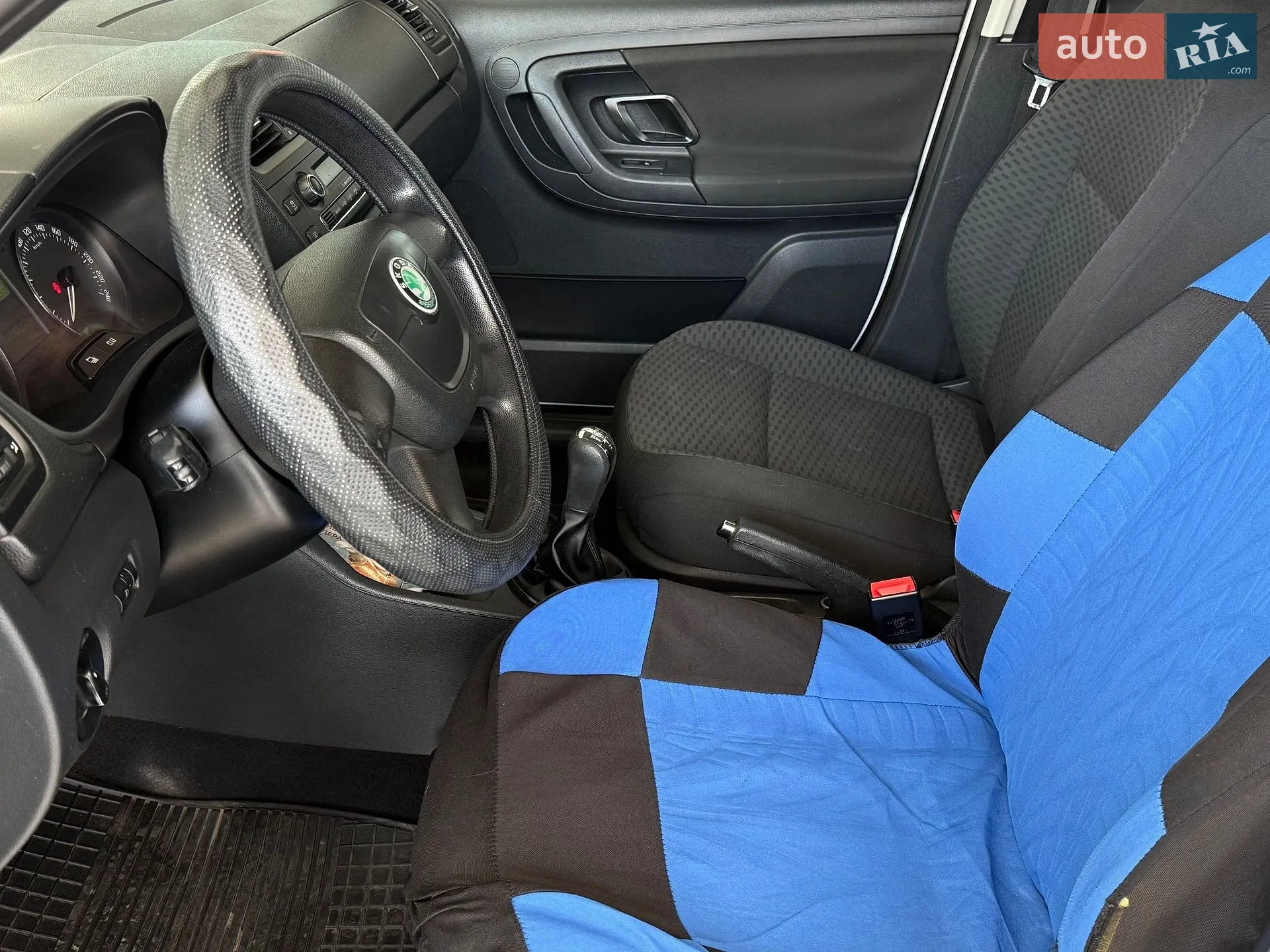 2011 Skoda Fabia - мініатюра 8