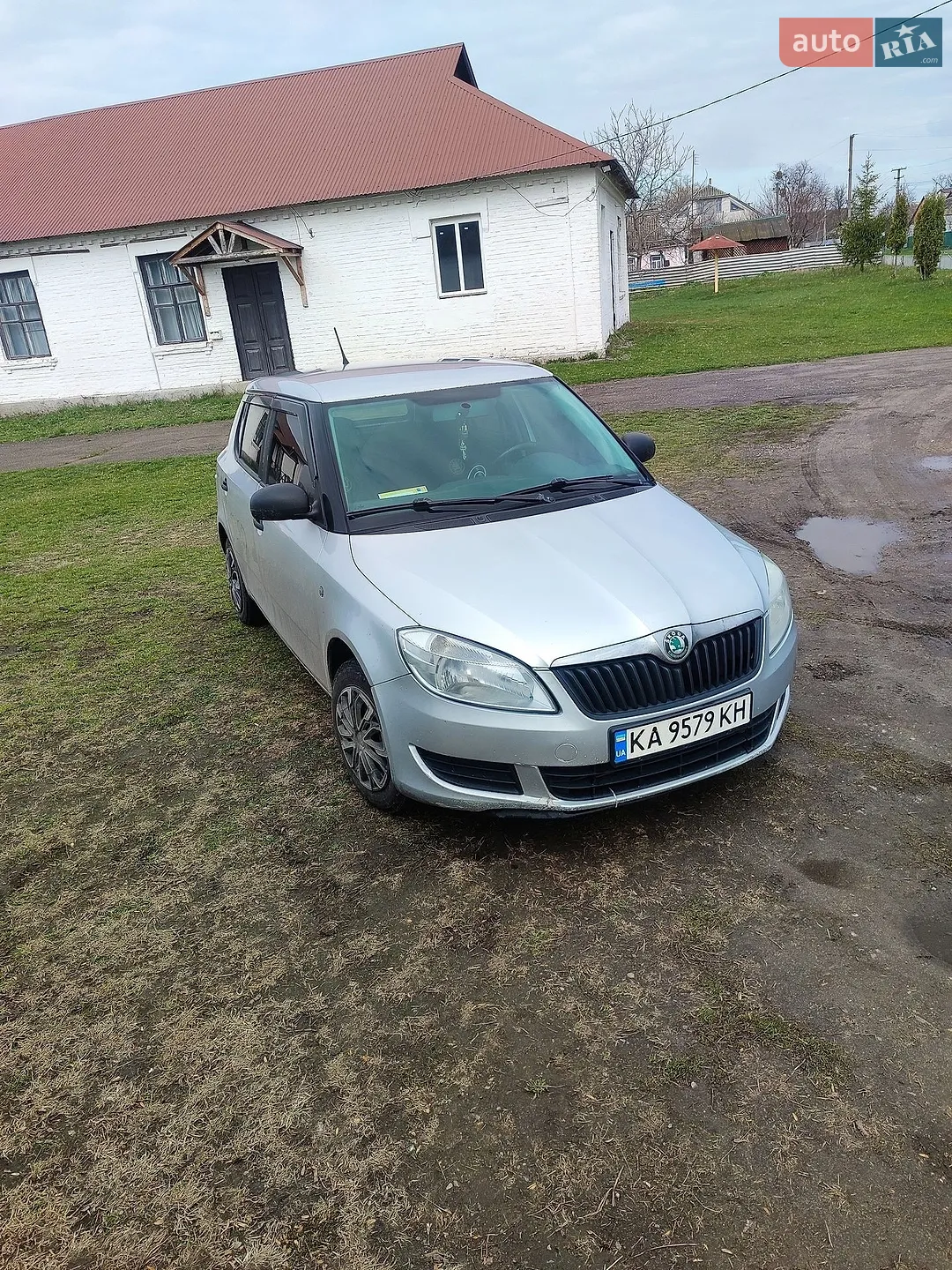 2012 Skoda Fabia - мініатюра 3