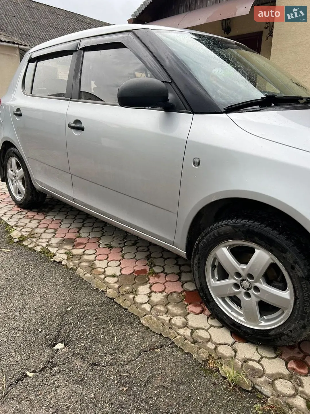 2012 Skoda Fabia - мініатюра 2