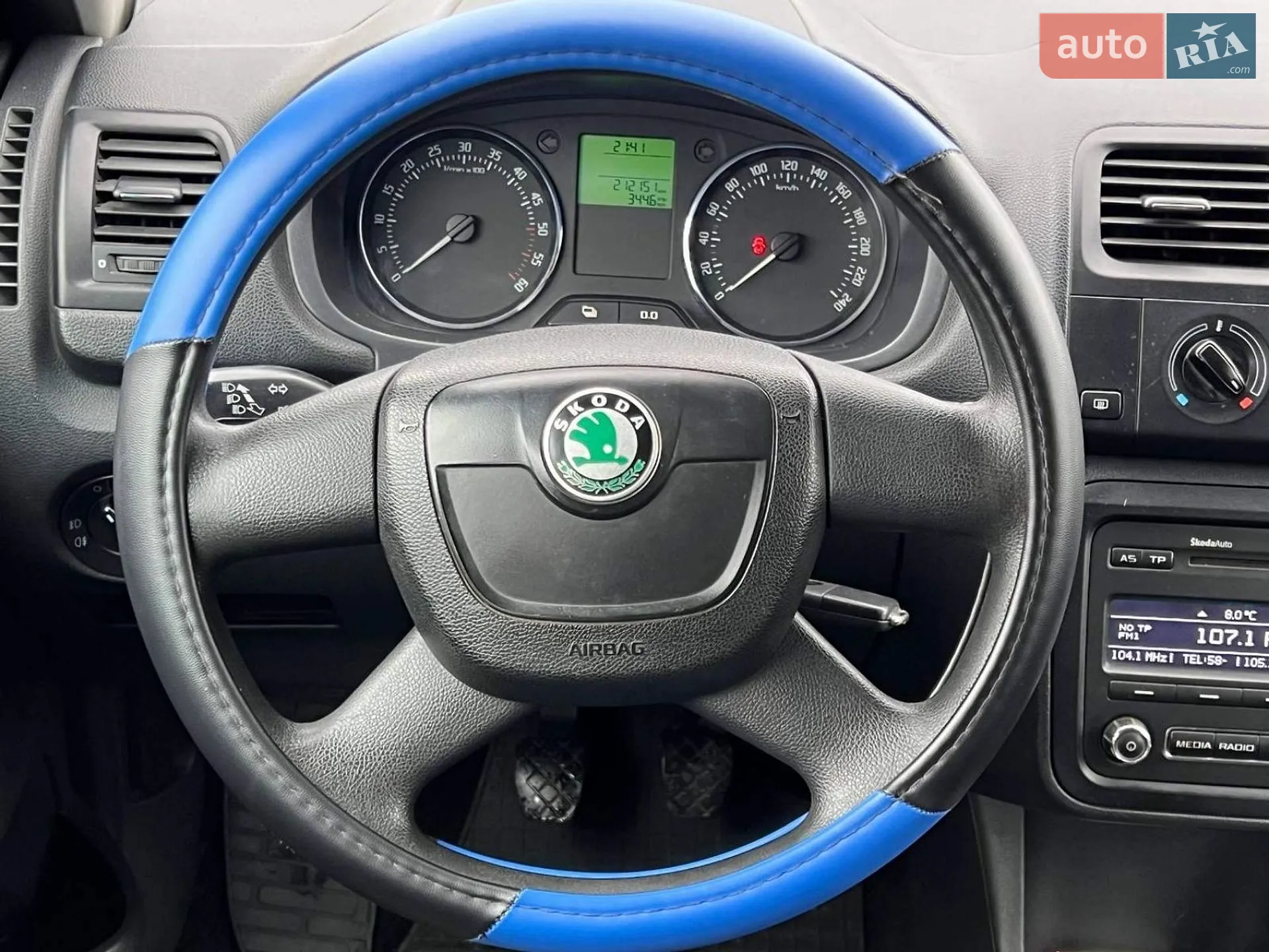 2011 Skoda Fabia - мініатюра 3