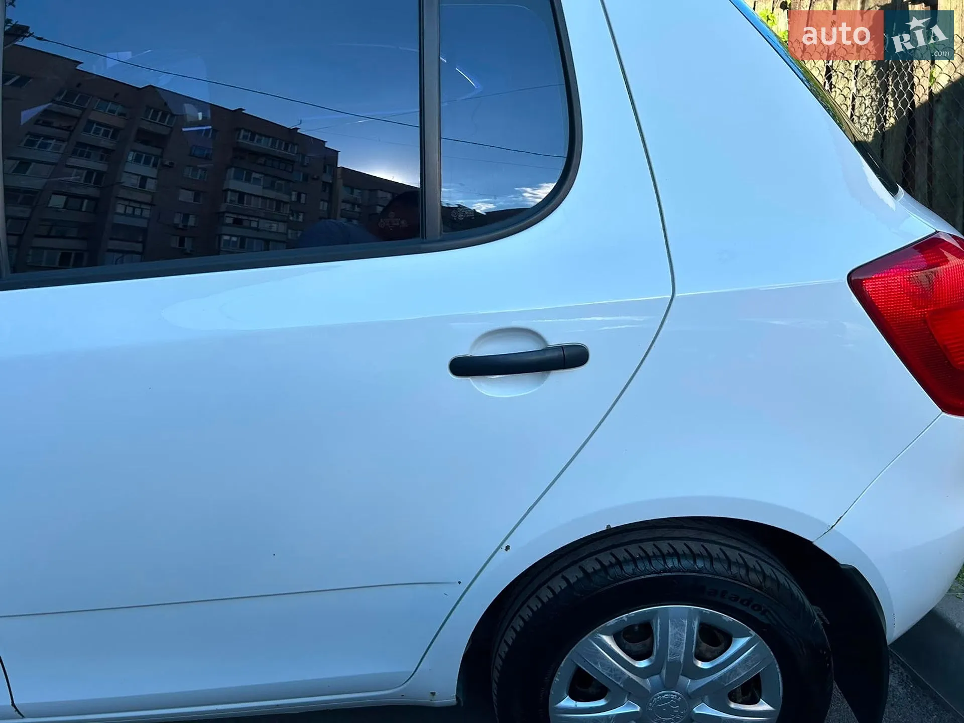 2011 Skoda Fabia - мініатюра 7