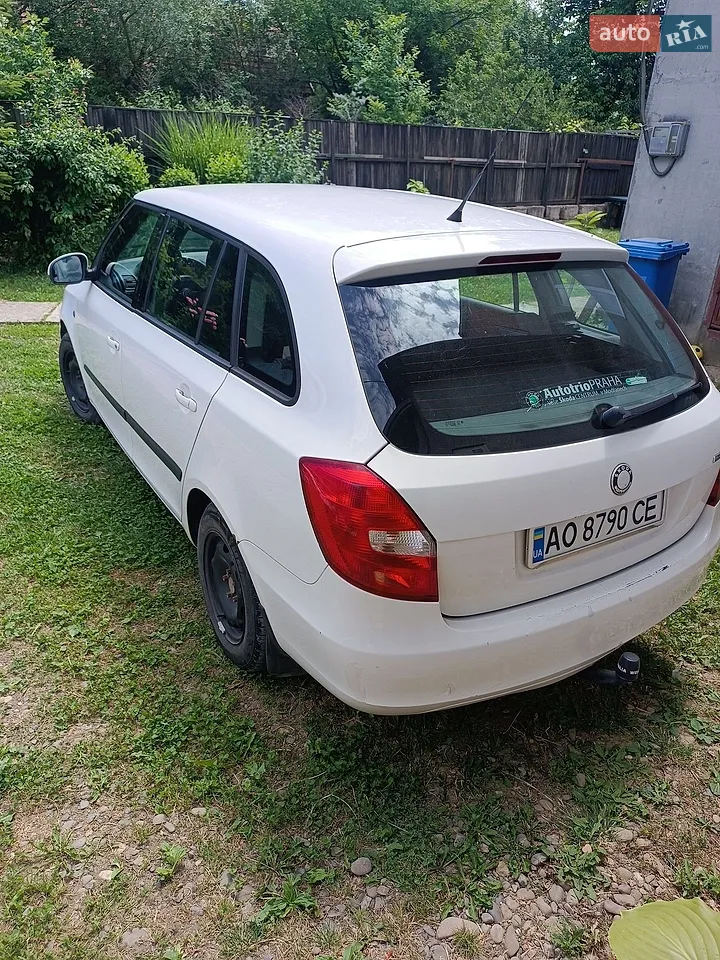 2010 Skoda Fabia - мініатюра 17
