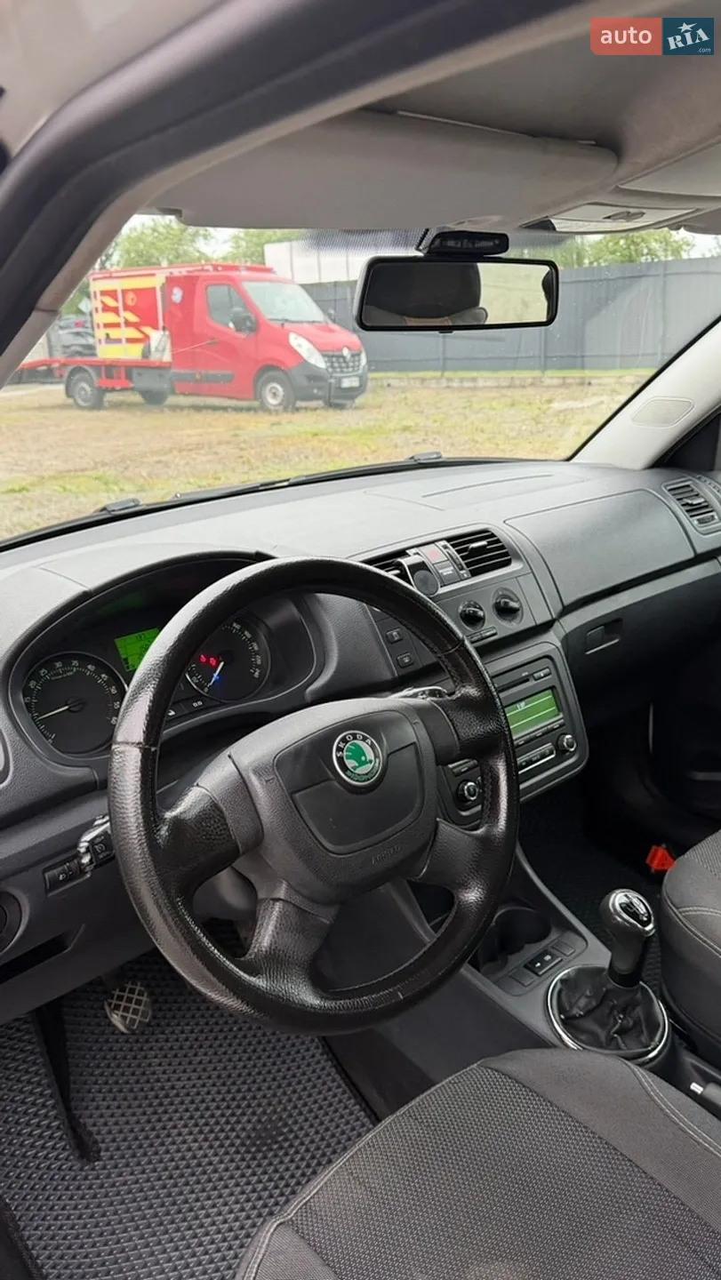2012 Skoda Fabia - мініатюра 11