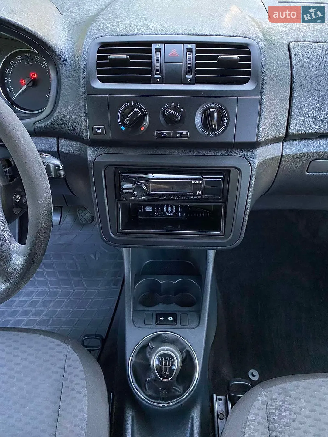 2012 Skoda Fabia - мініатюра 20