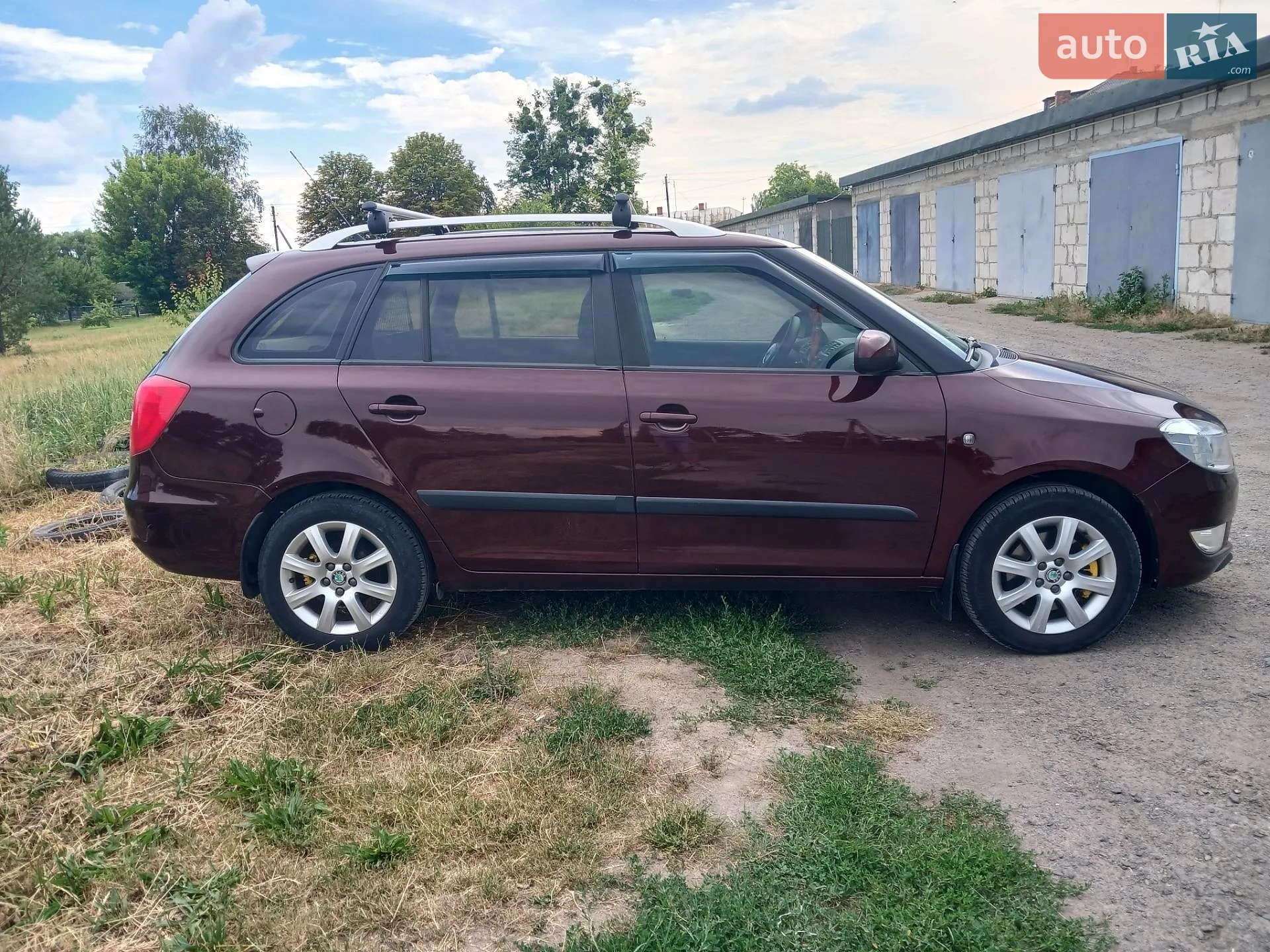 2011 Skoda Fabia - мініатюра 3