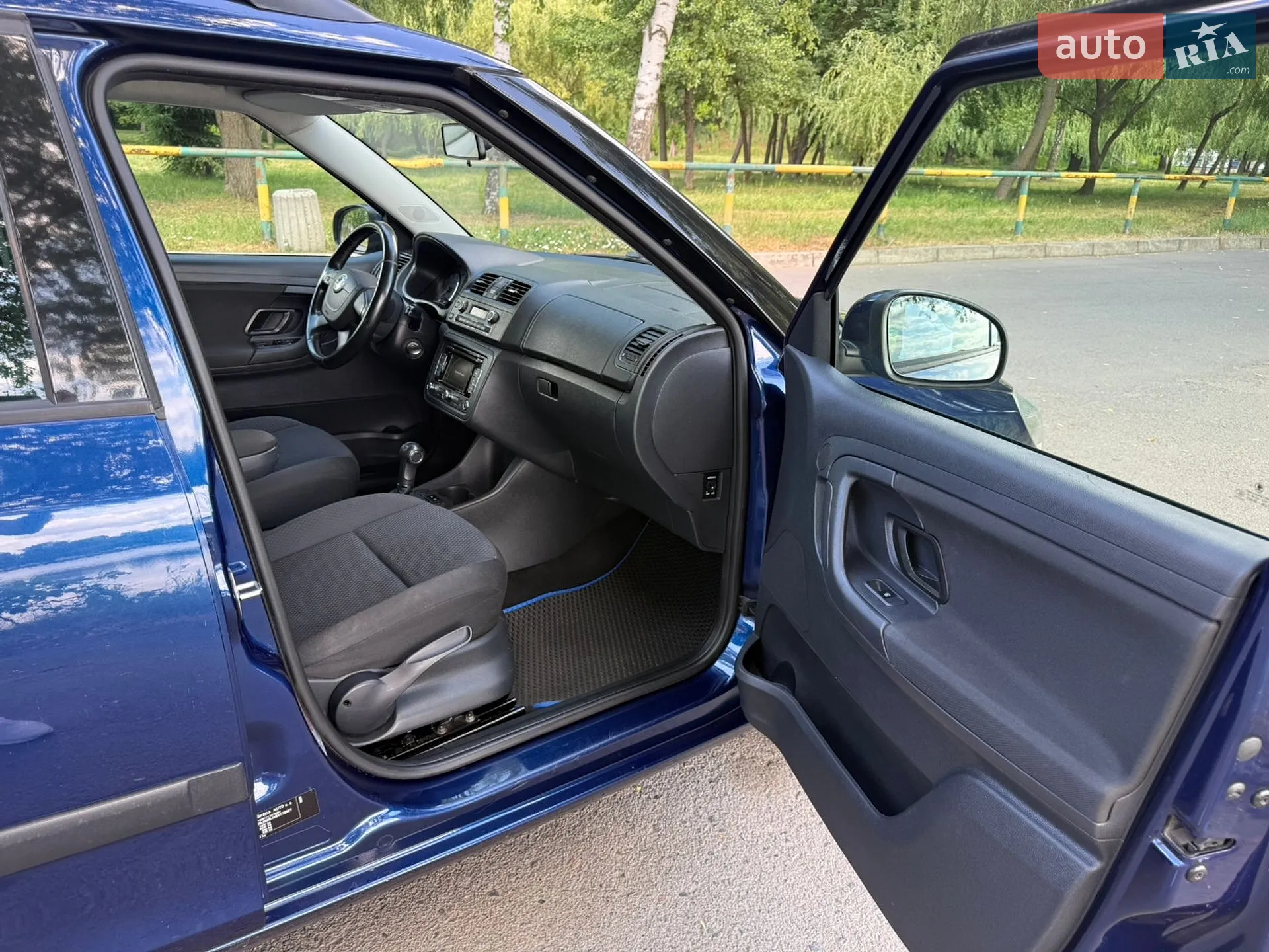 2011 Skoda Fabia - мініатюра 7