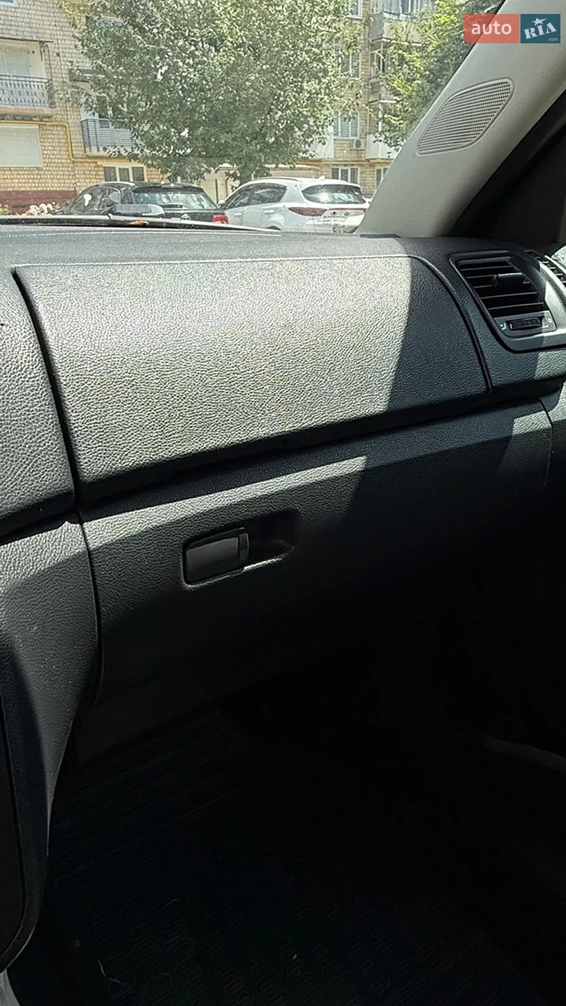 2012 Skoda Fabia - мініатюра 24