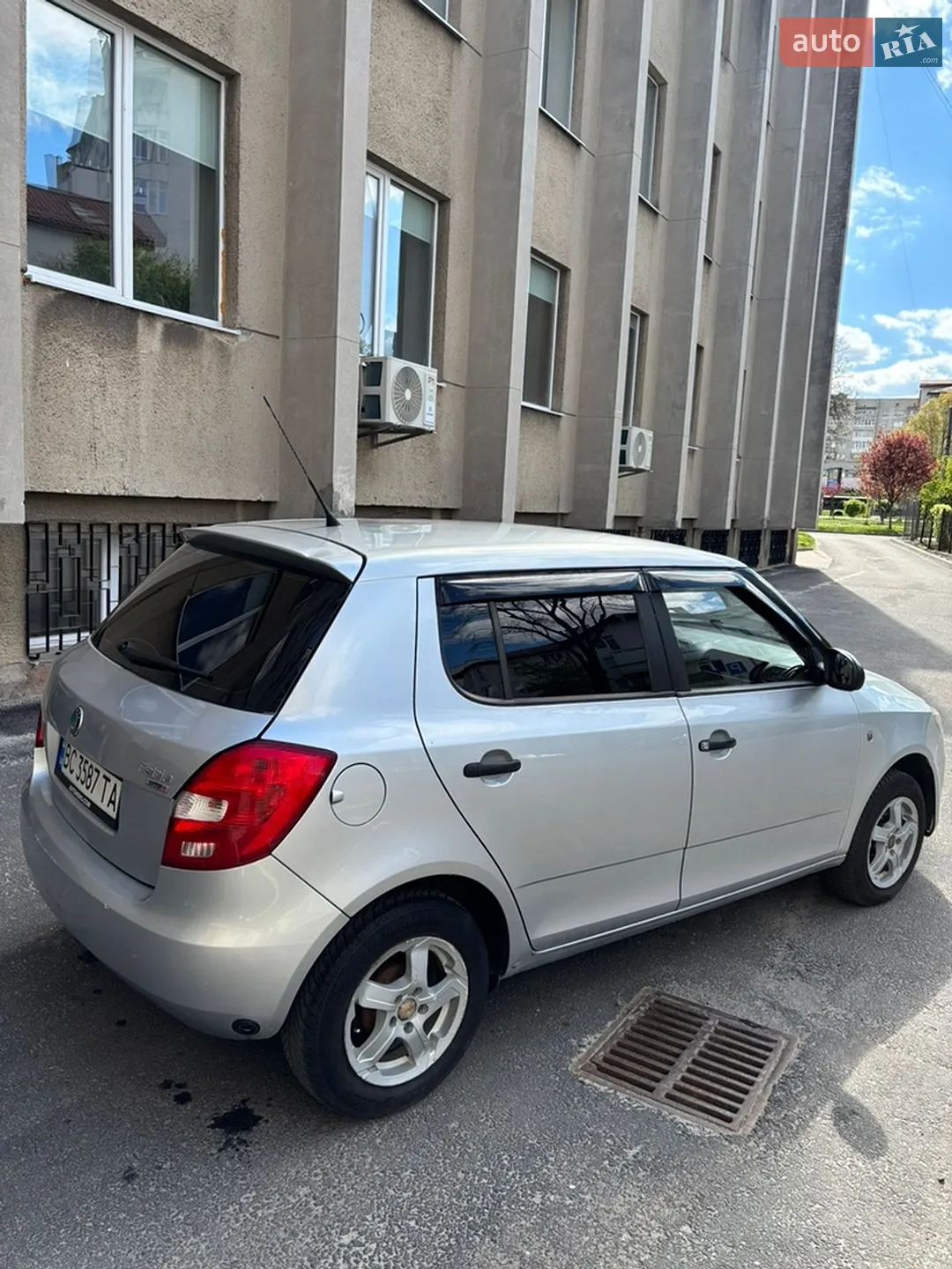 2010 Skoda Fabia - мініатюра 9