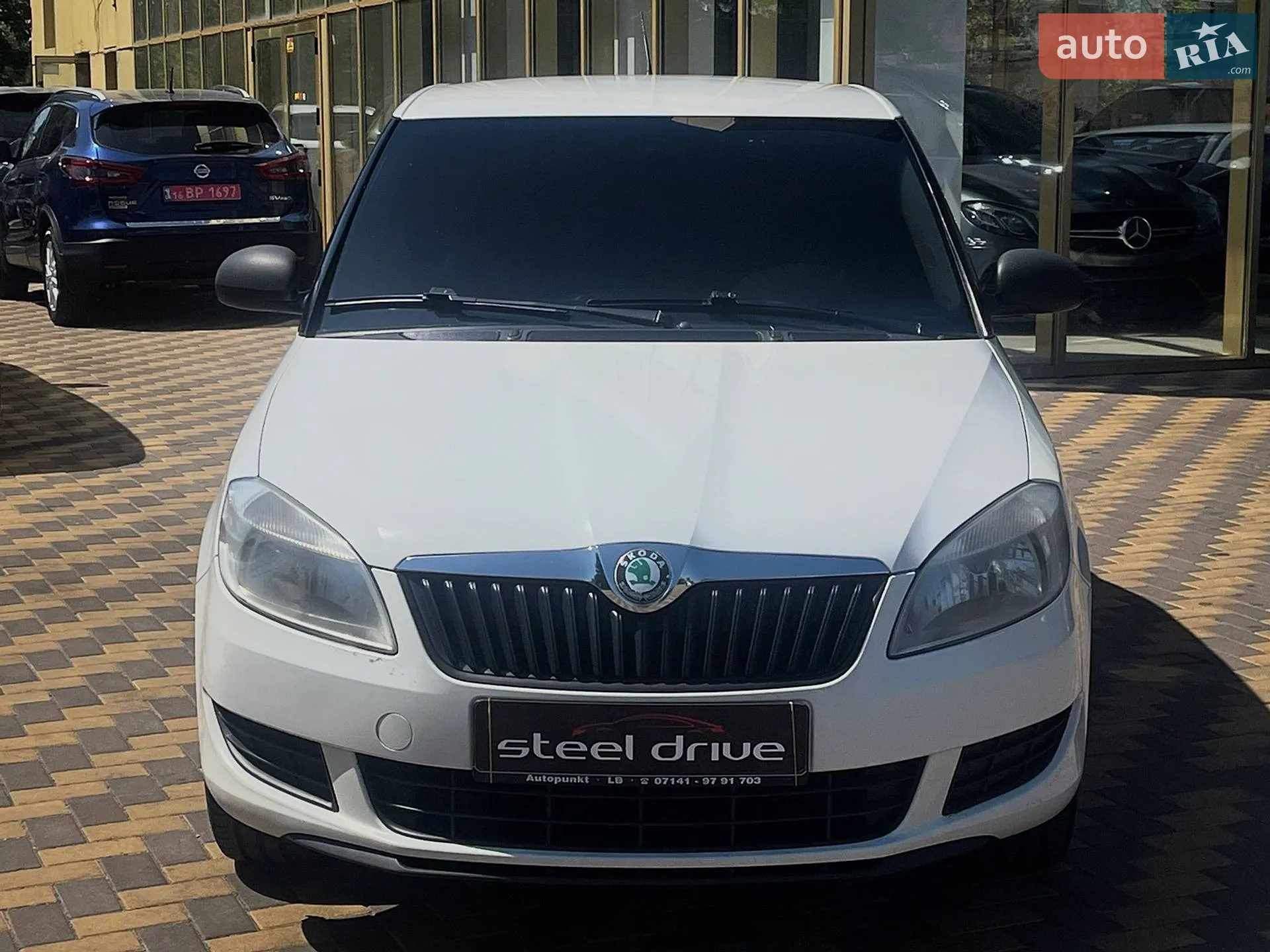 2010 Skoda Fabia - мініатюра 2