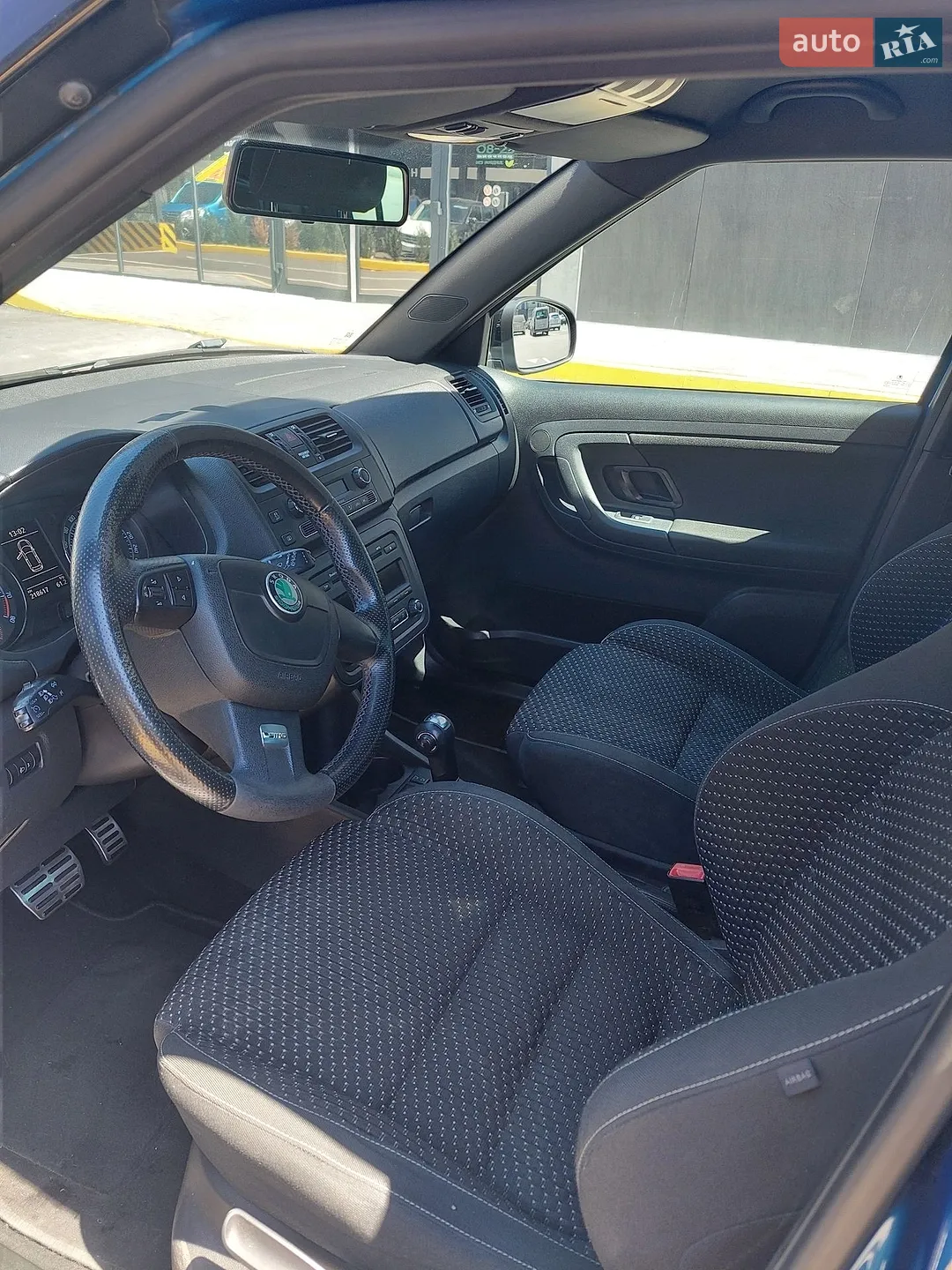 2011 Skoda Fabia - мініатюра 16
