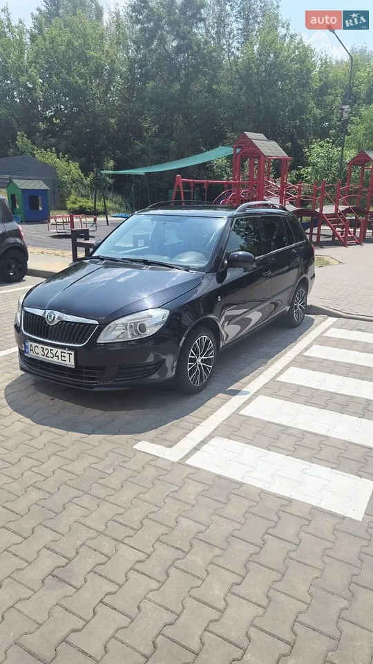 2010 Skoda Fabia - мініатюра 4