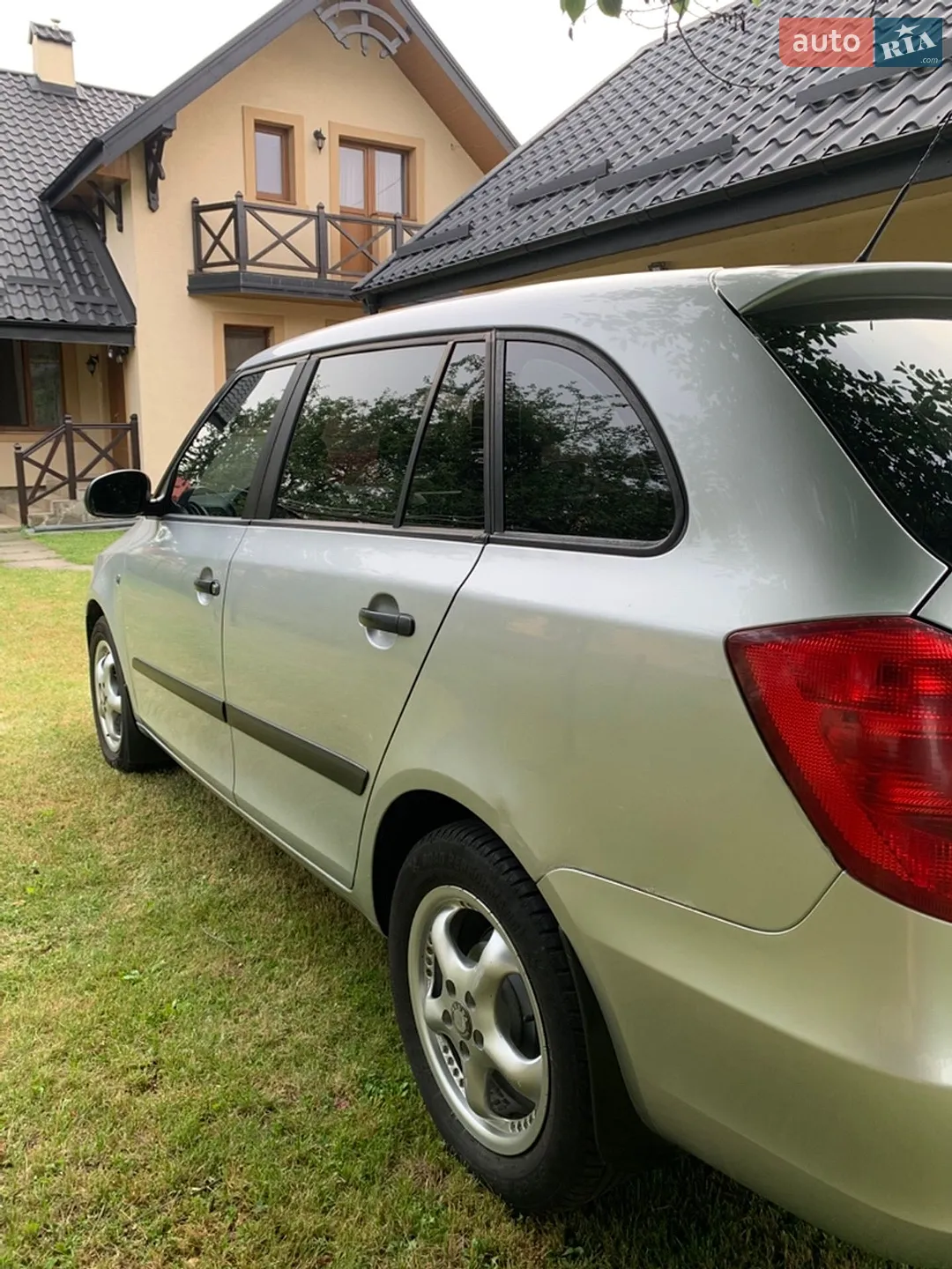 2010 Skoda Fabia - мініатюра 4
