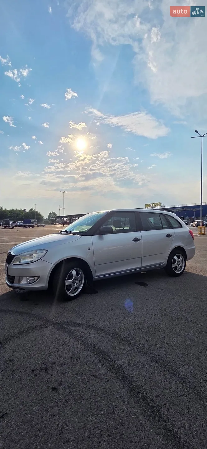2012 Skoda Fabia - мініатюра 6