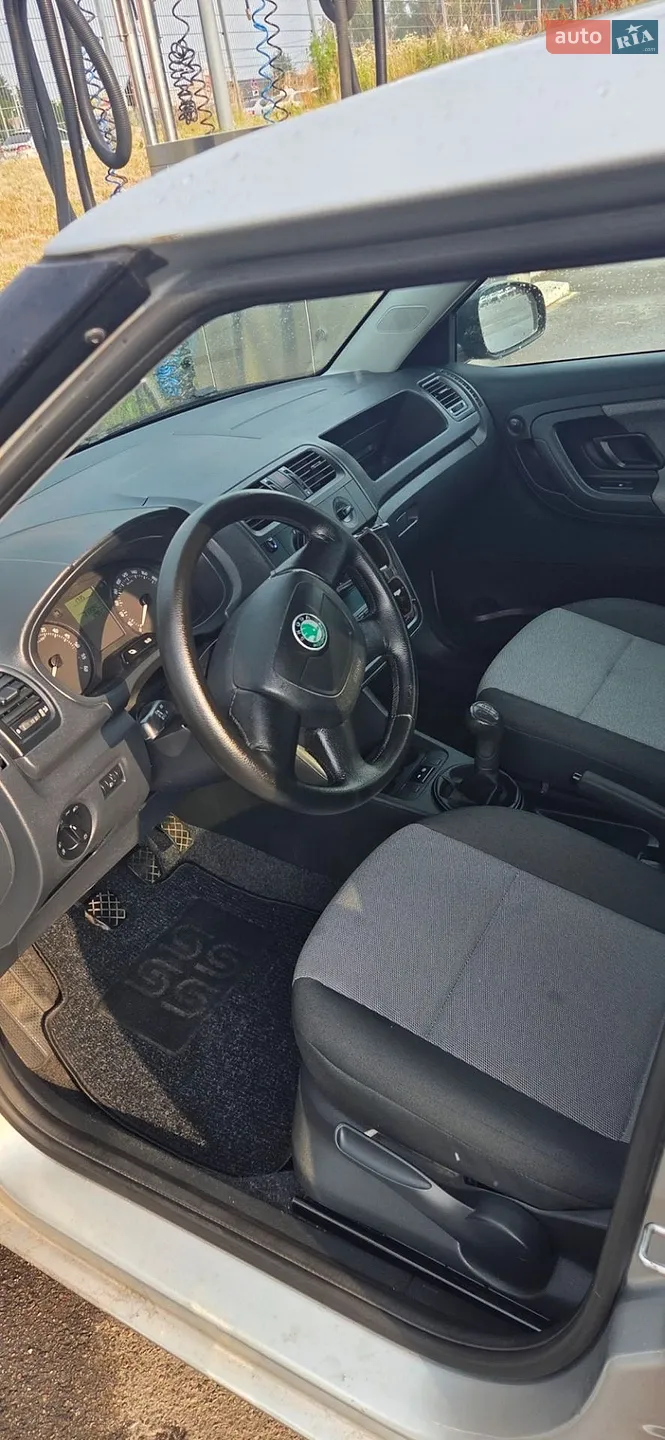 2012 Skoda Fabia - мініатюра 12