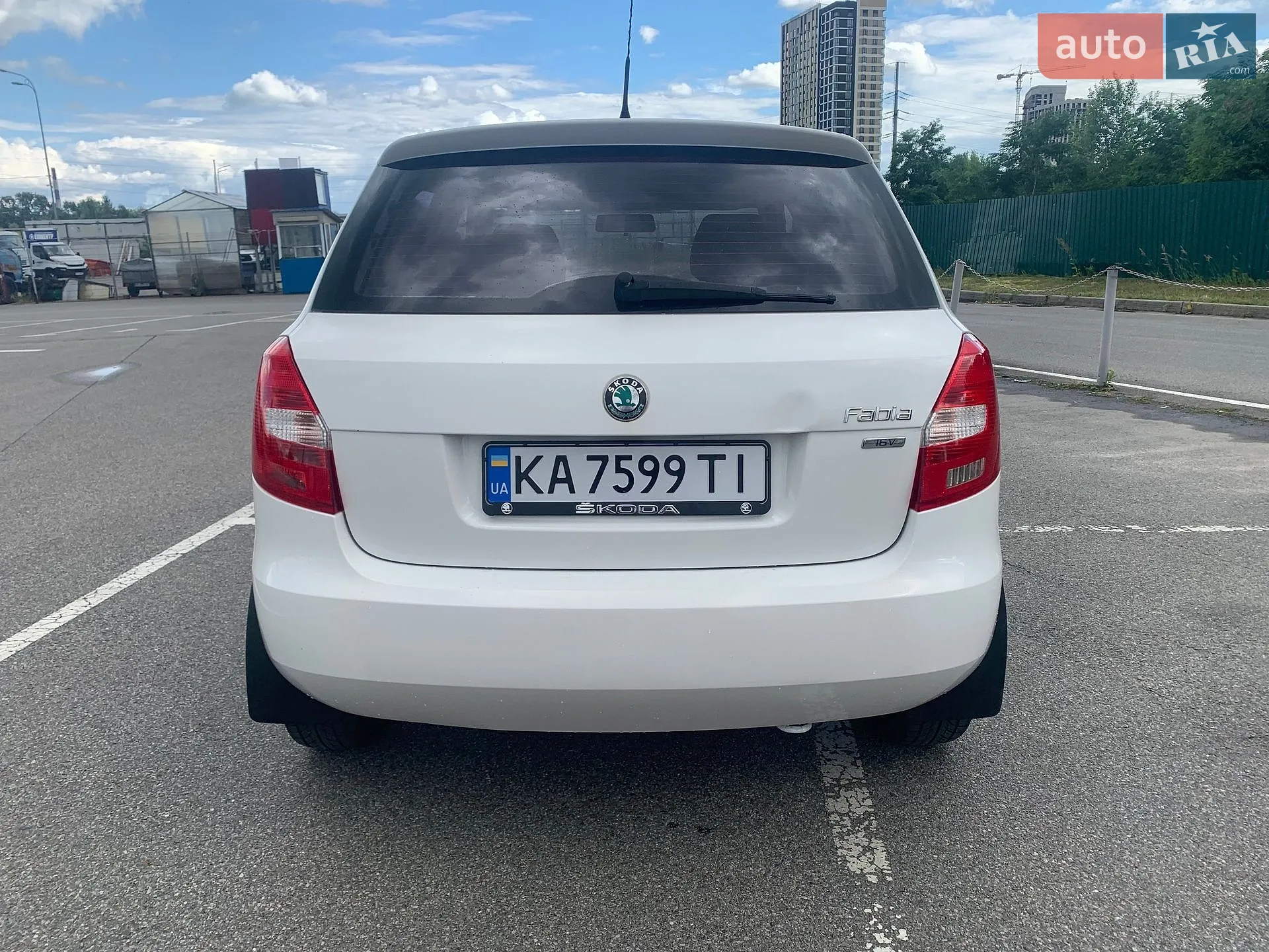 2011 Skoda Fabia - мініатюра 16