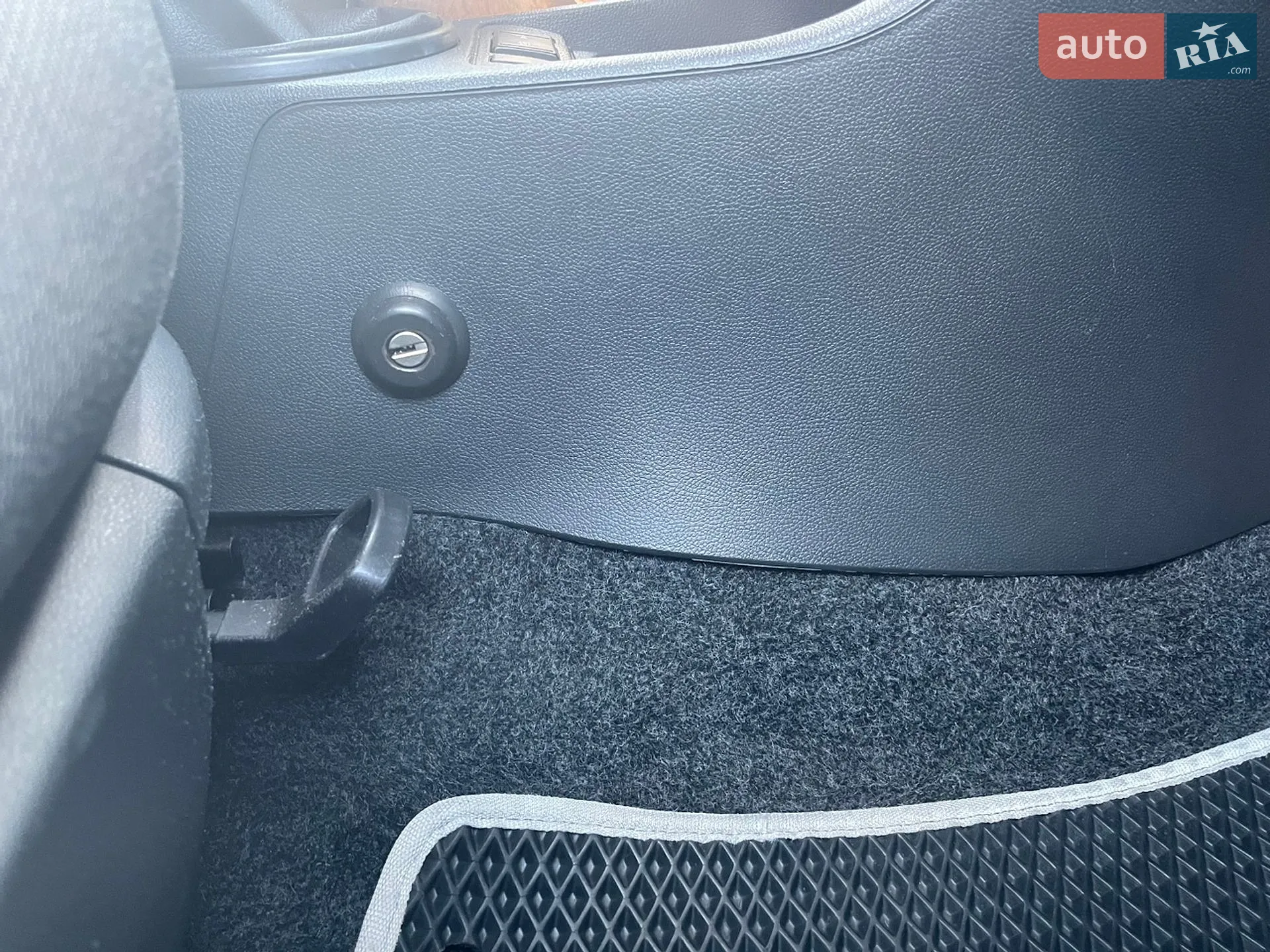 2012 Skoda Fabia - мініатюра 13