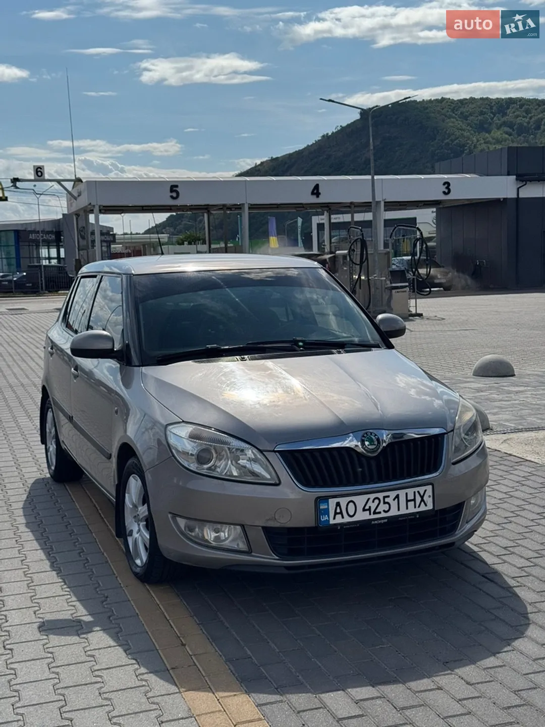 2011 Skoda Fabia - мініатюра 2