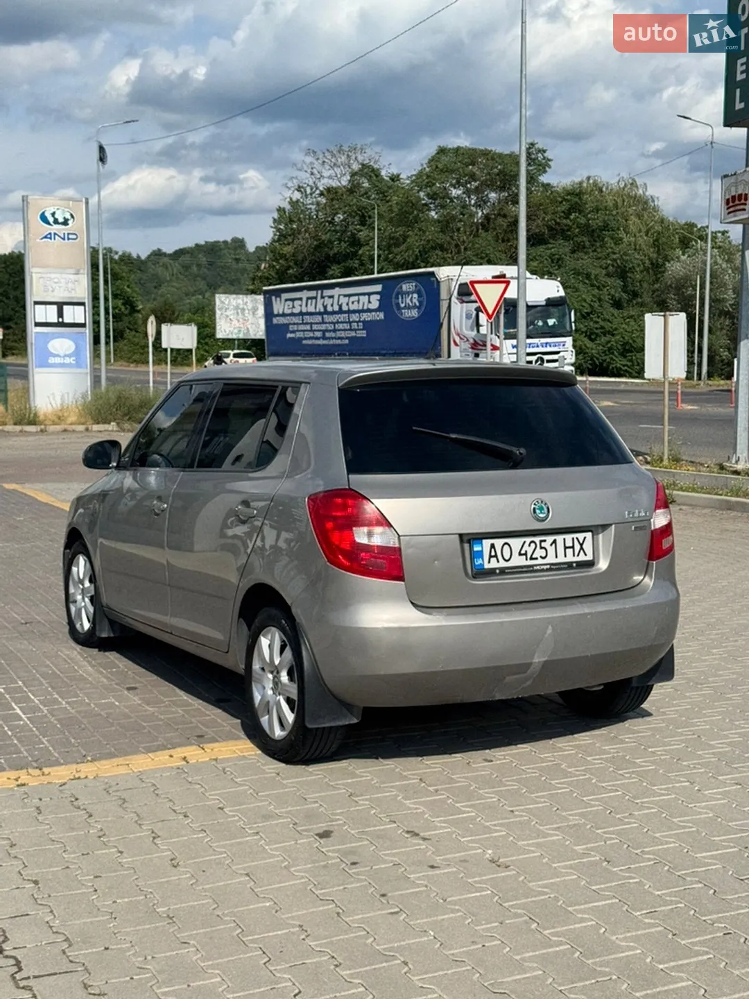 2011 Skoda Fabia - мініатюра 6