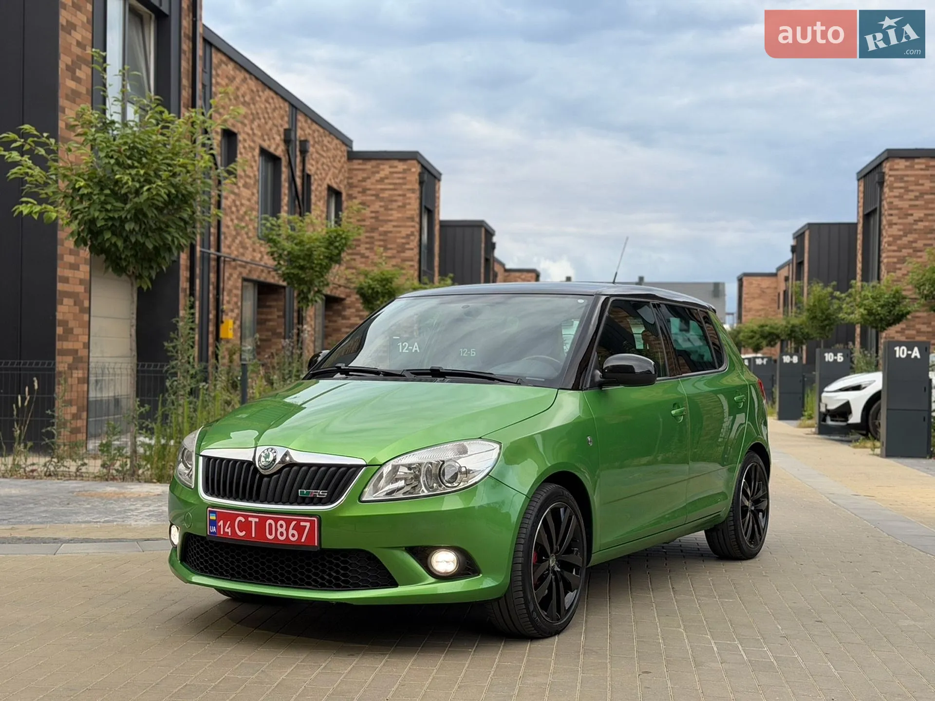 2010 Skoda Fabia - мініатюра 2