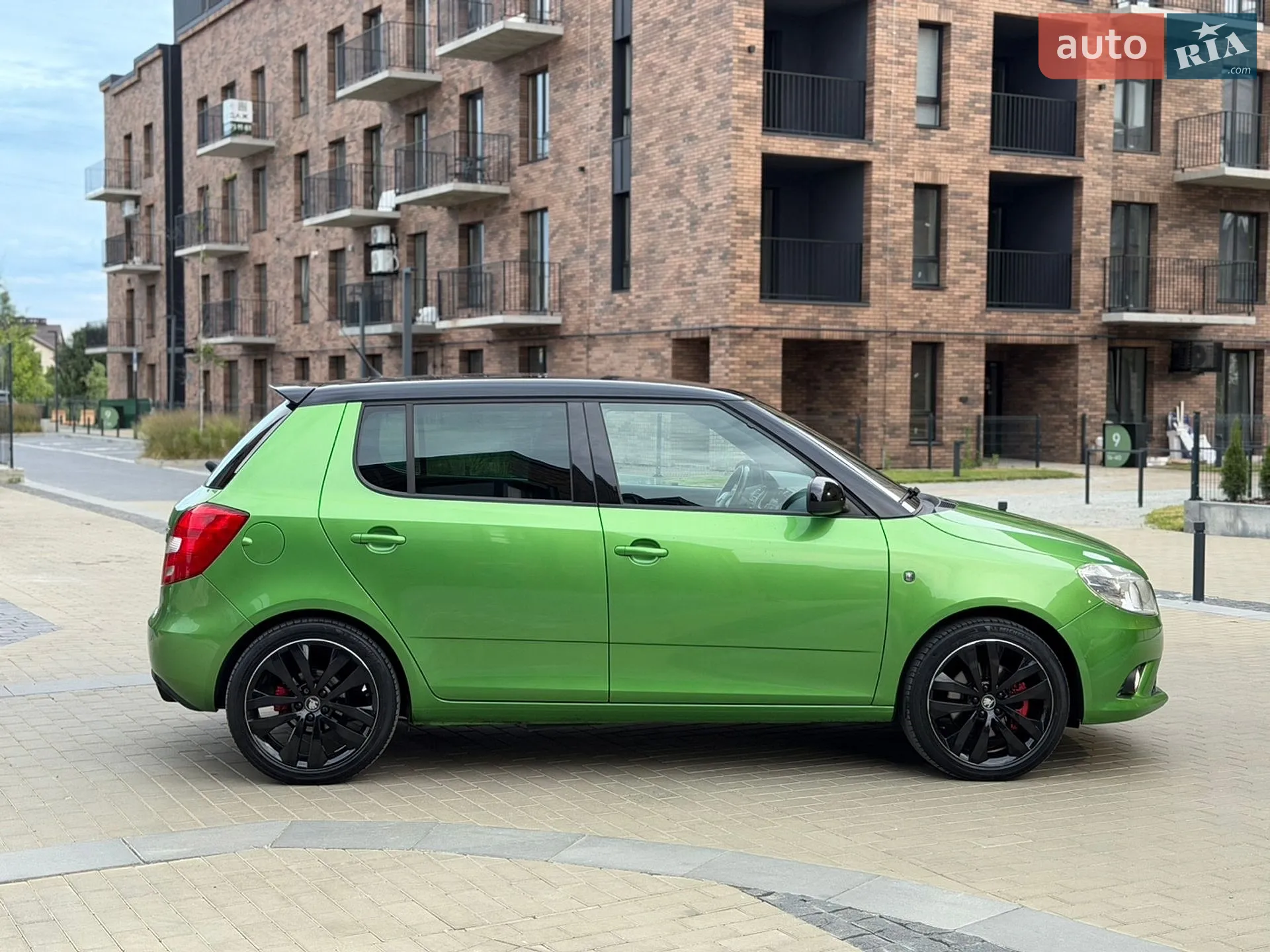 2010 Skoda Fabia - мініатюра 10