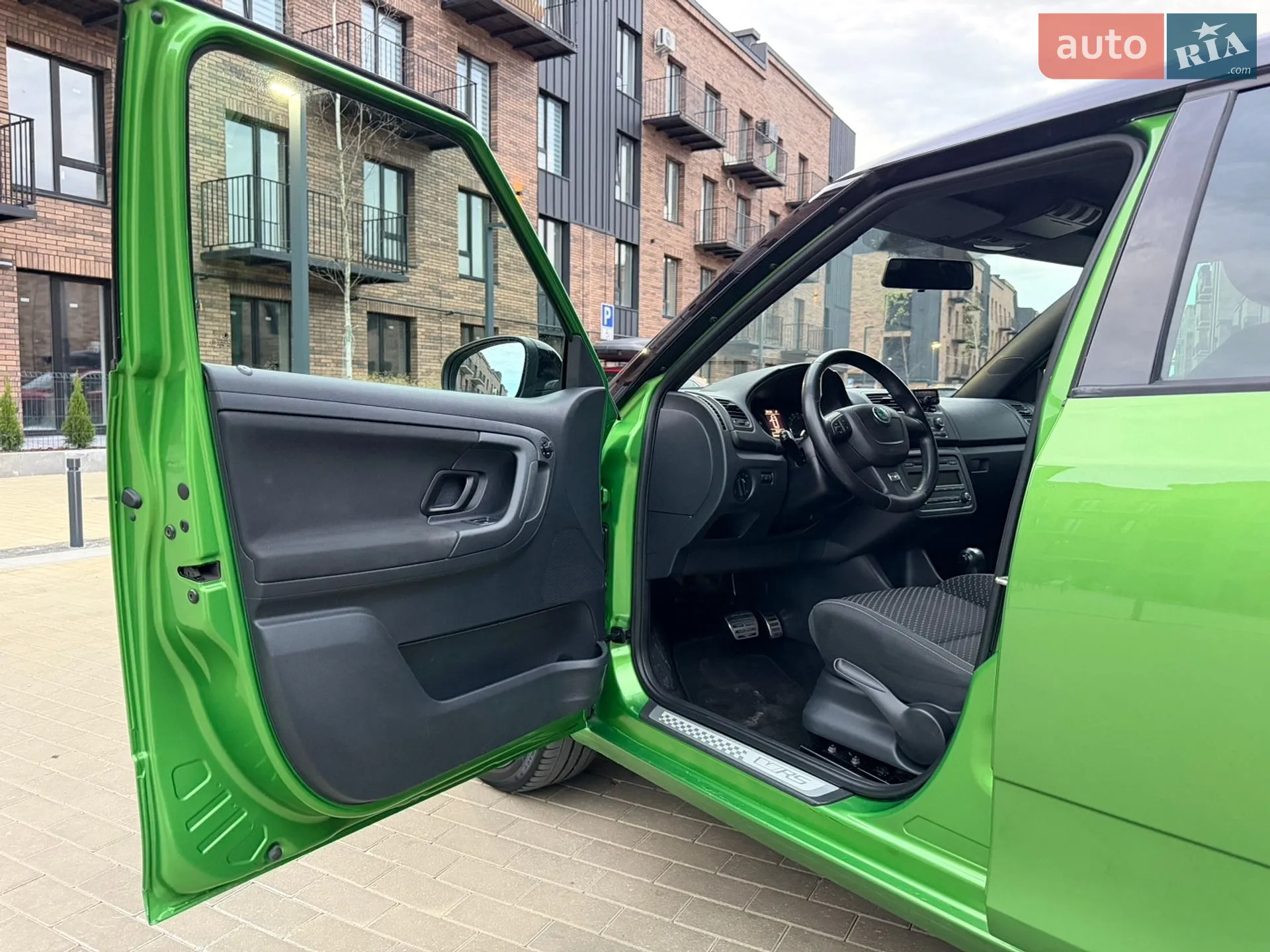 2010 Skoda Fabia - мініатюра 23