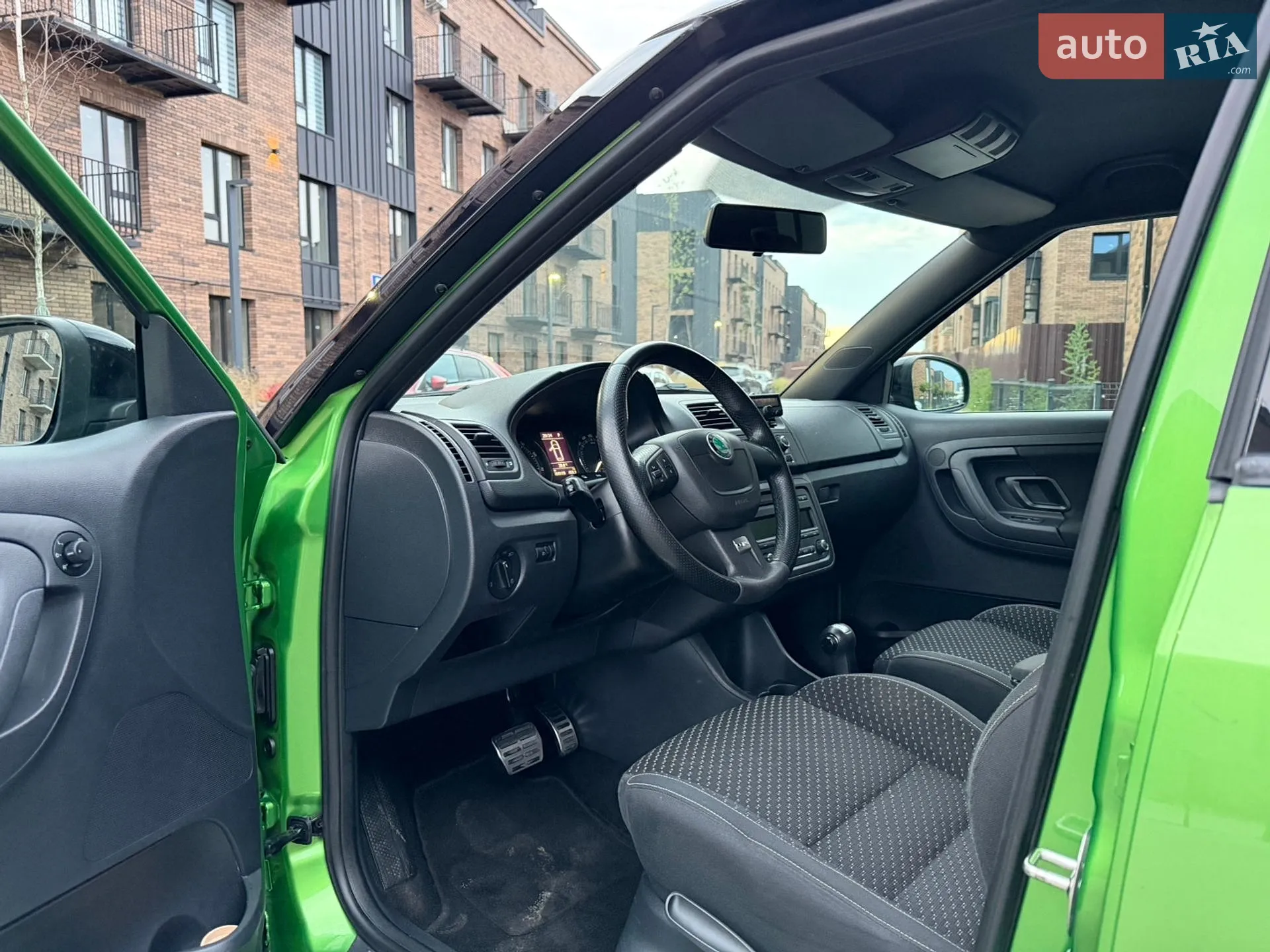 2010 Skoda Fabia - мініатюра 24