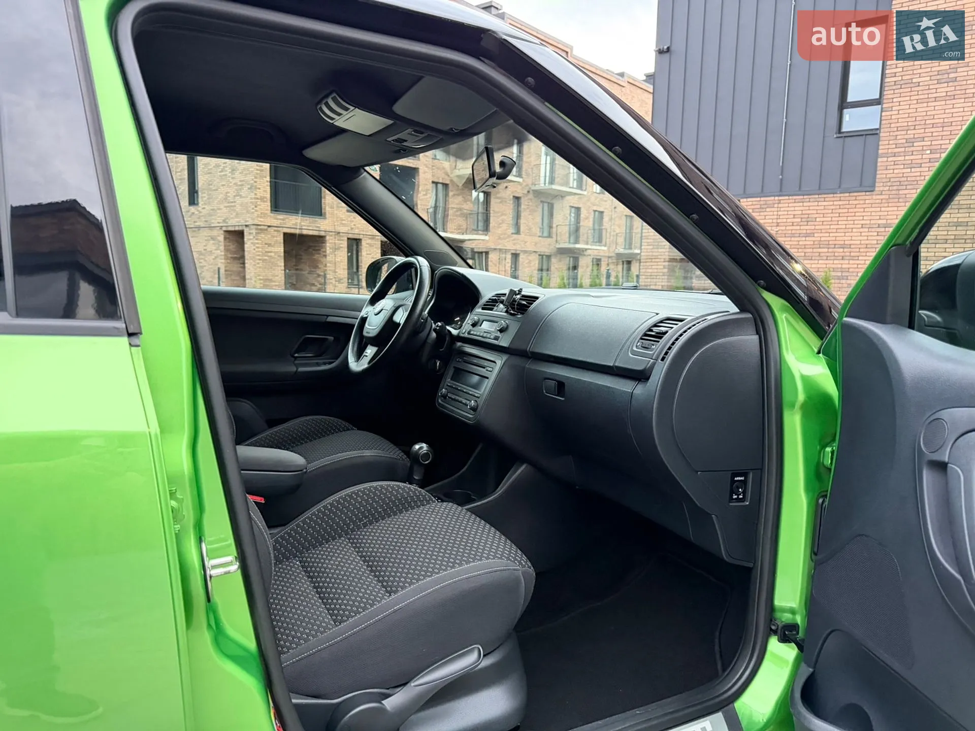 2010 Skoda Fabia - мініатюра 35