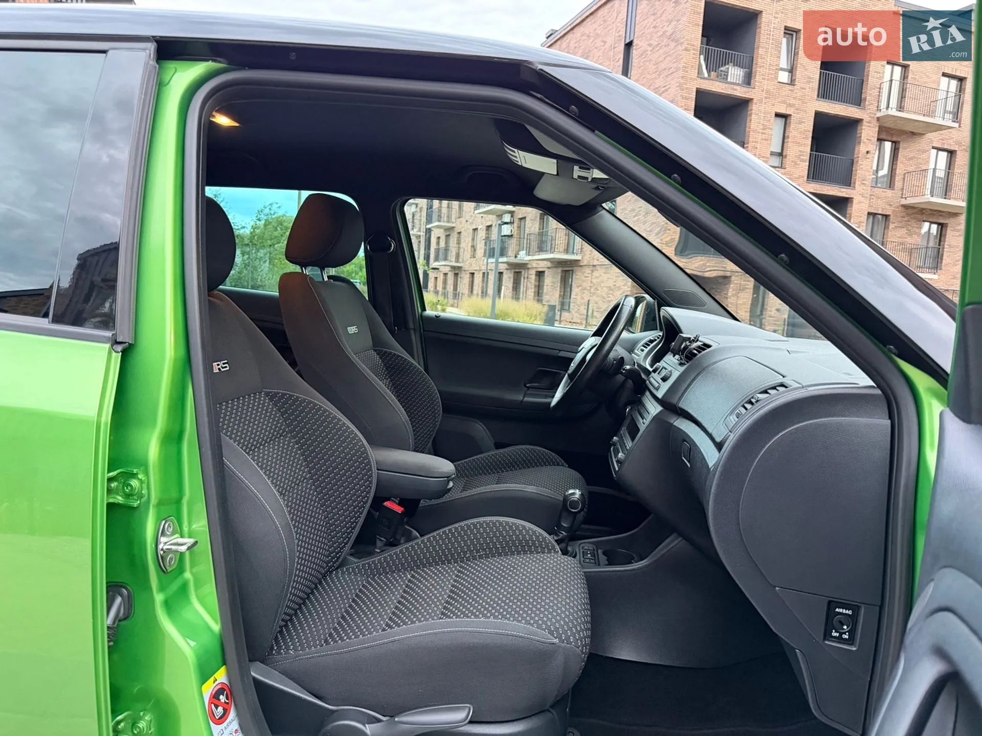 2010 Skoda Fabia - мініатюра 37